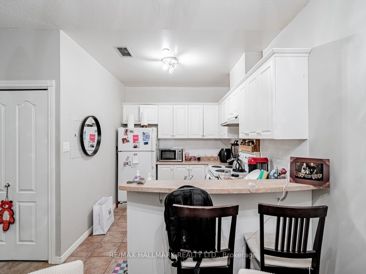 393 King Street W, #605