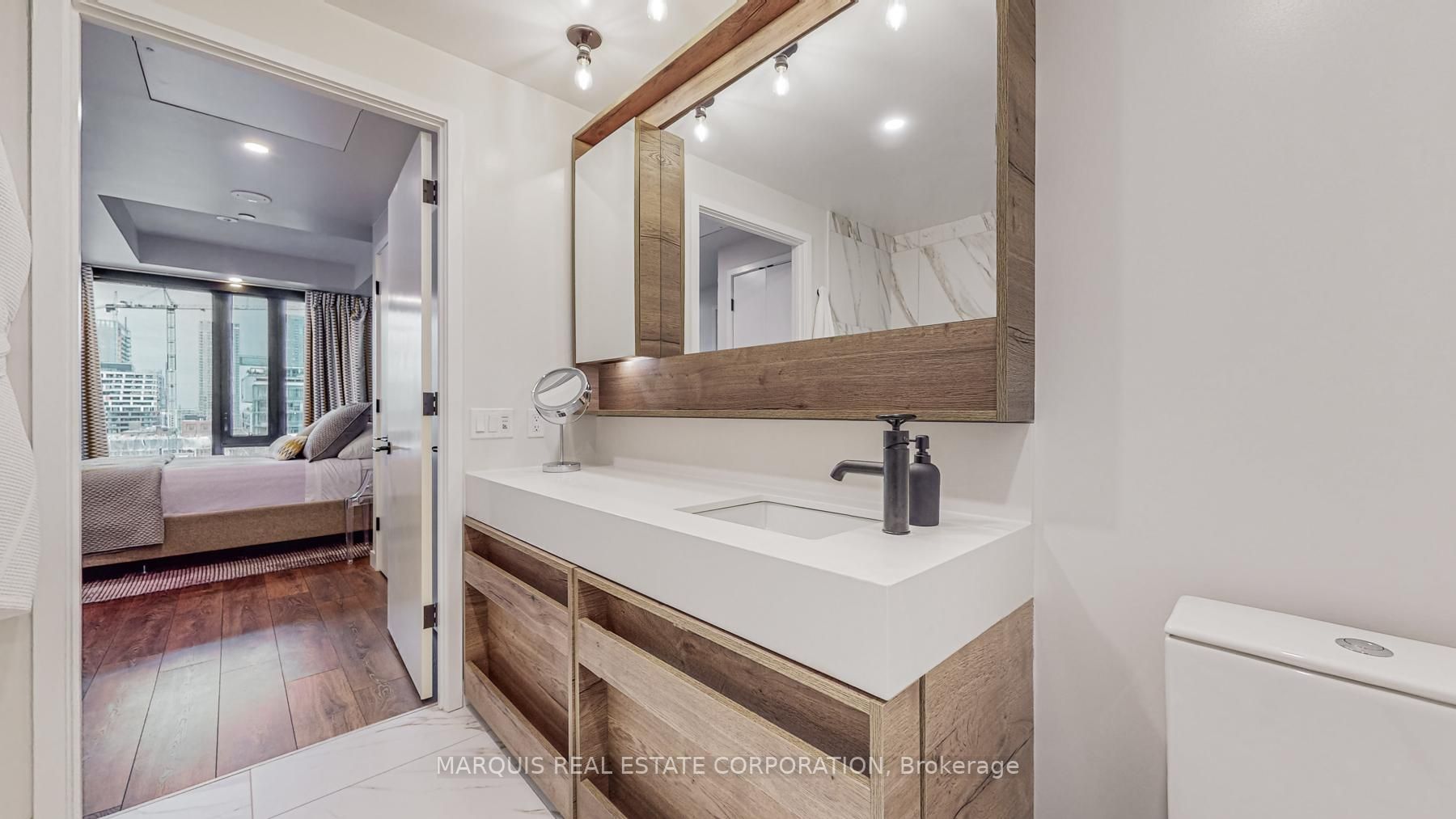505 Richmond Street W, #632