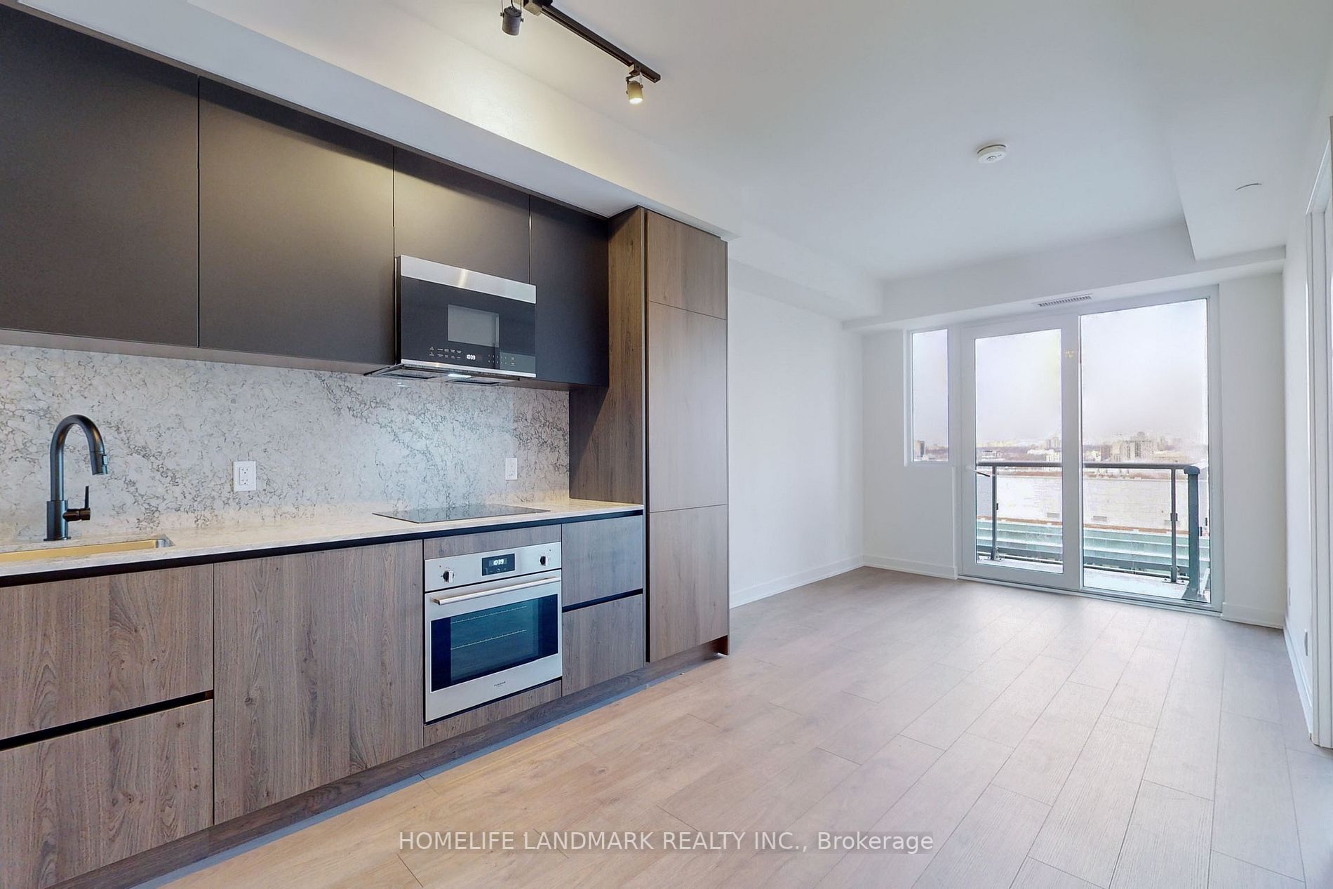 108 Peter St, #2701