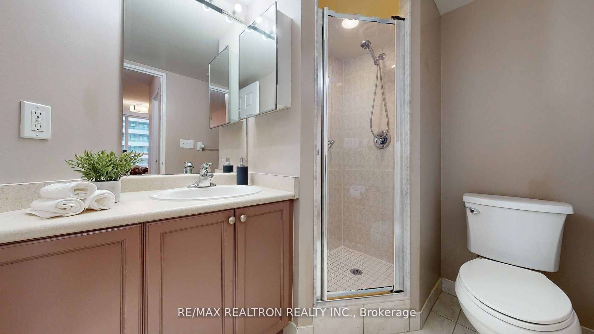 23 Hollywood Ave, #1708