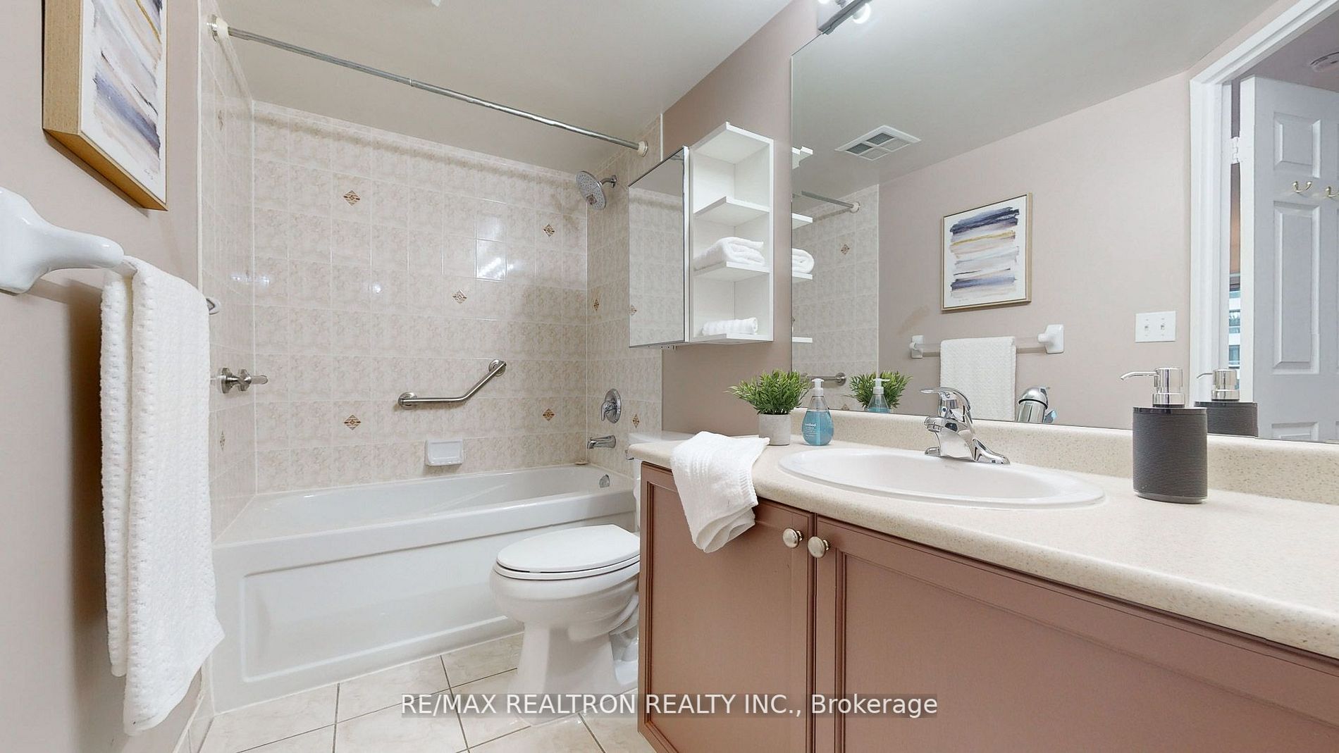 23 Hollywood Ave, #1708