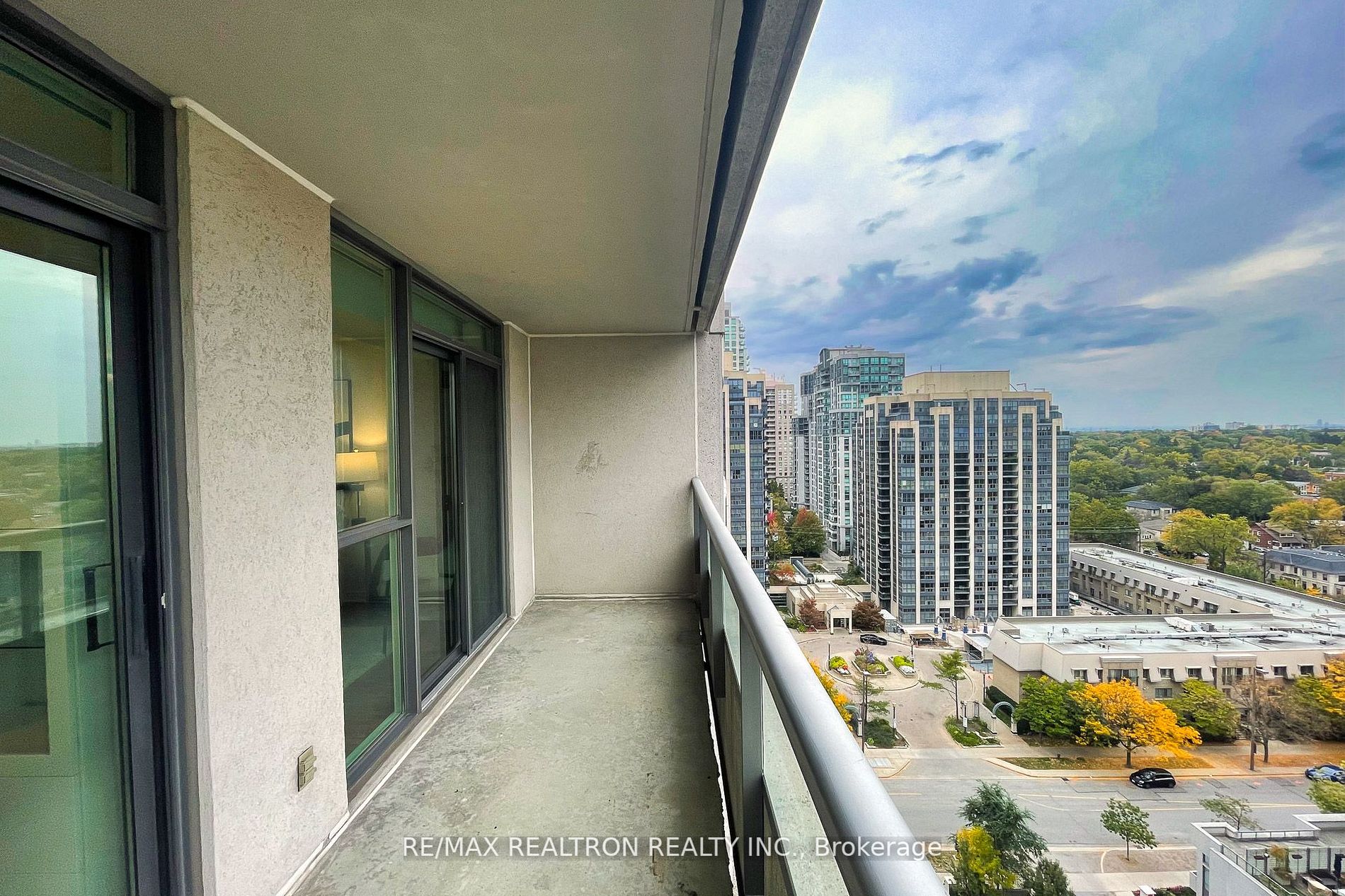 23 Hollywood Ave, #1708
