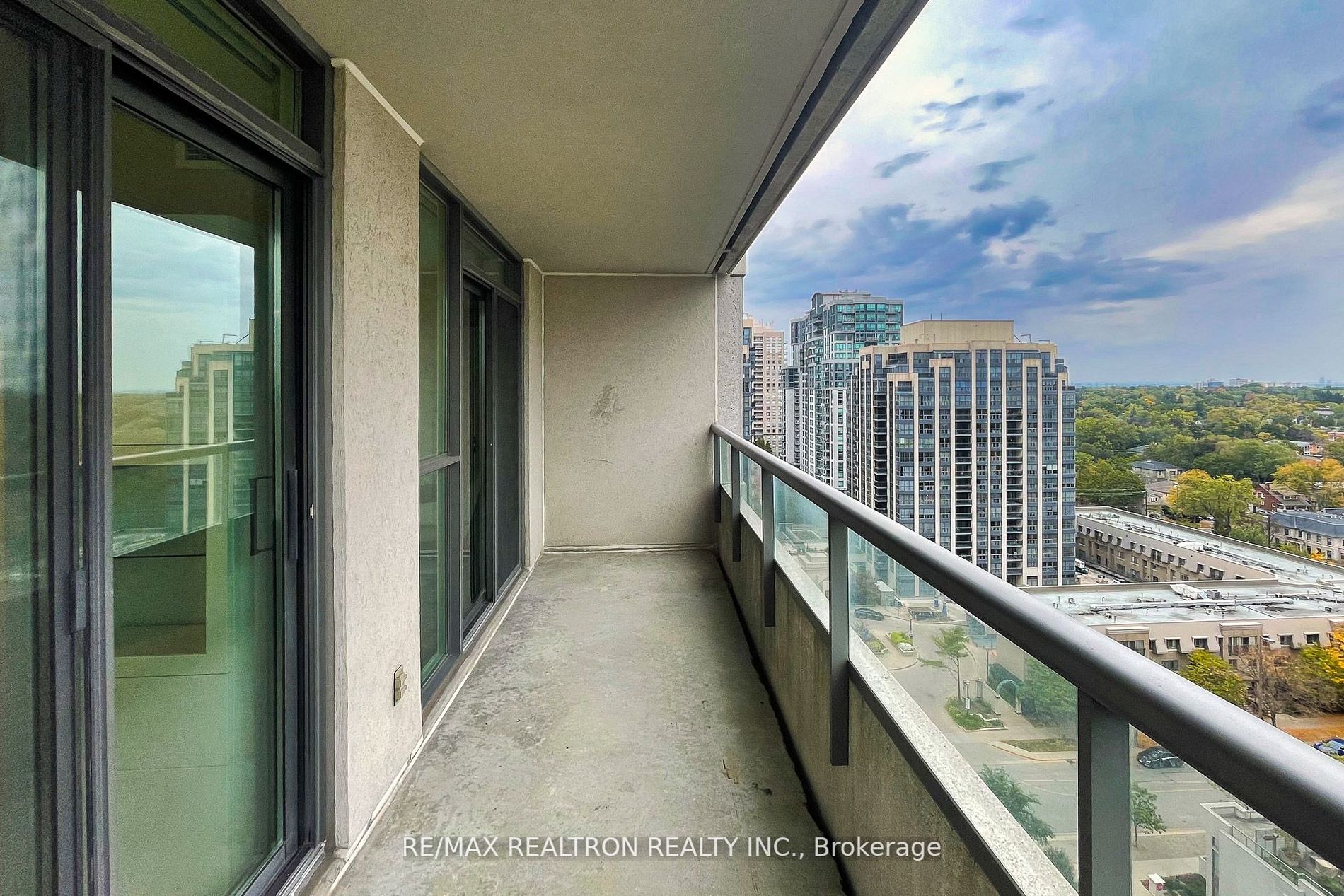 23 Hollywood Ave, #1708