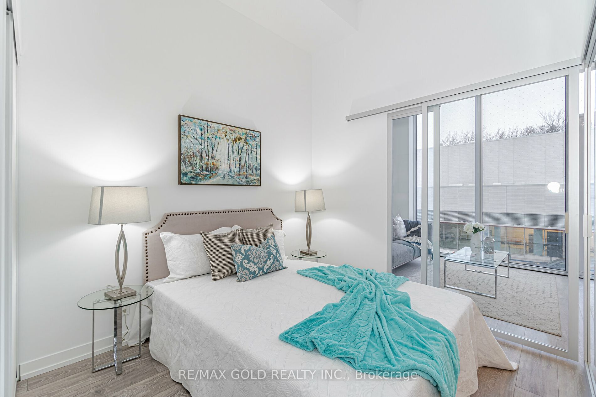 2020 bathurst Street #216