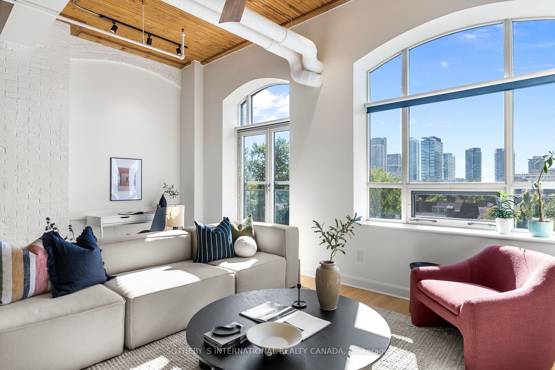 993 Queen Street W, #409