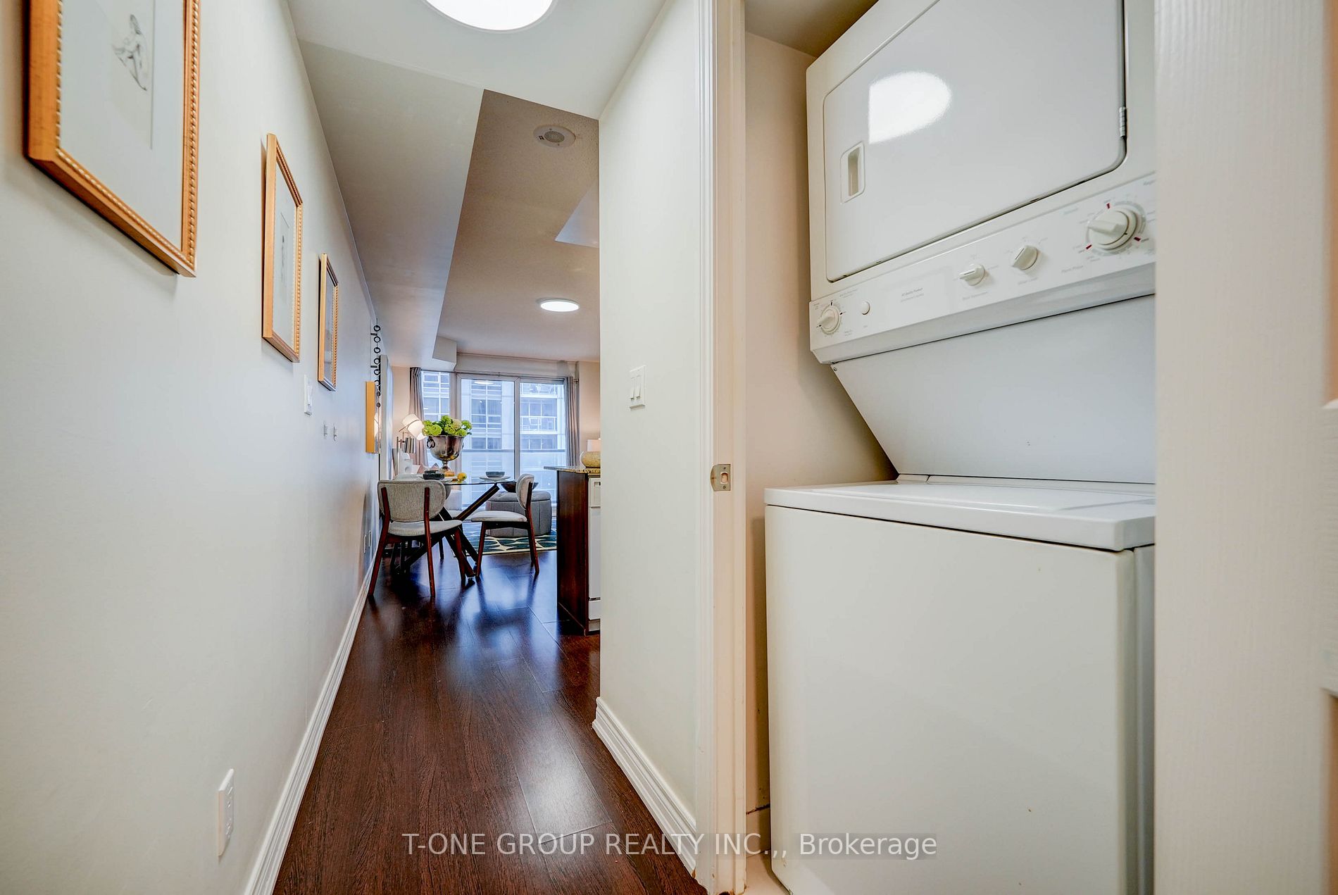761 Bay St, #914