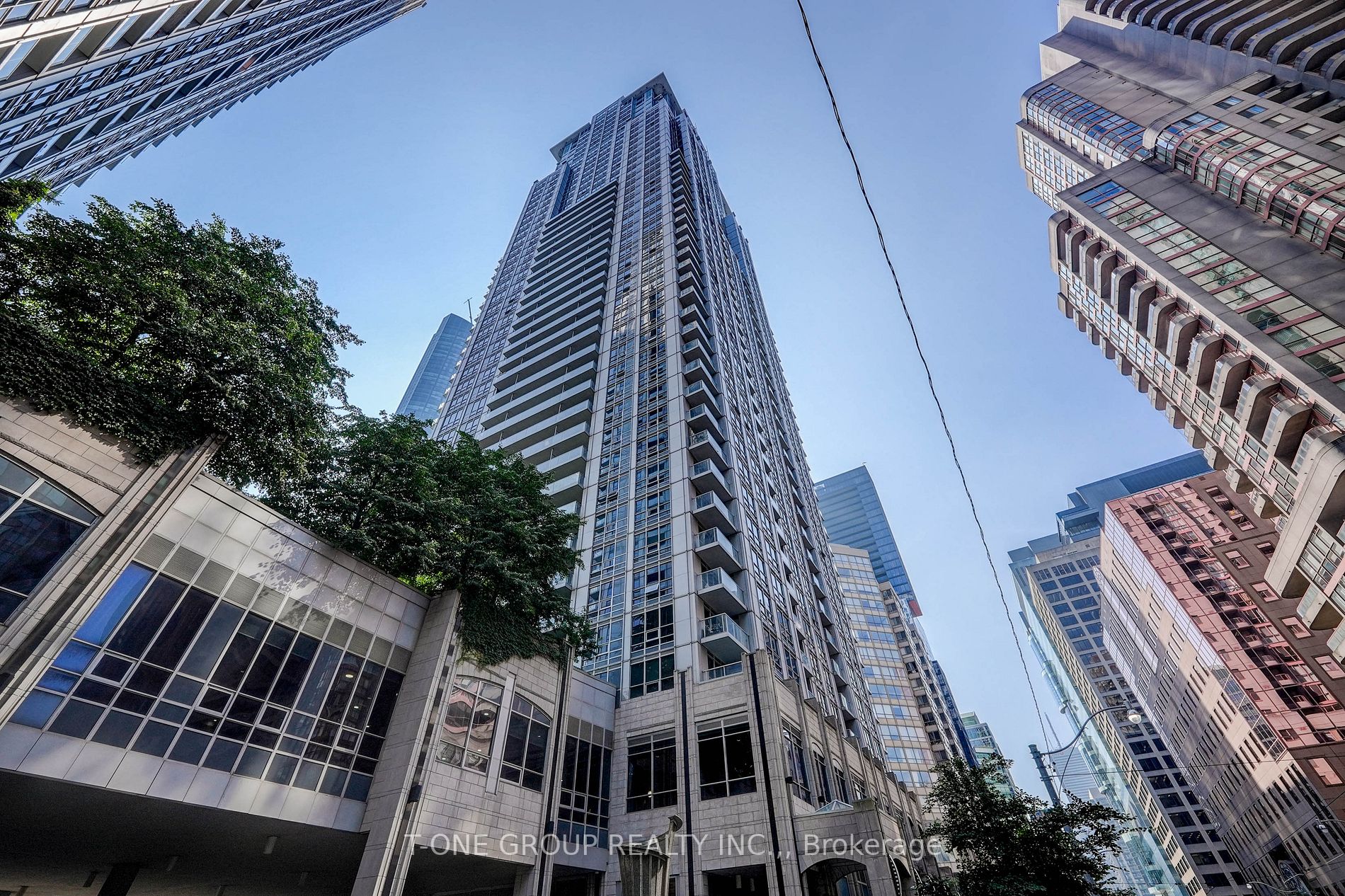761 Bay St, #914
