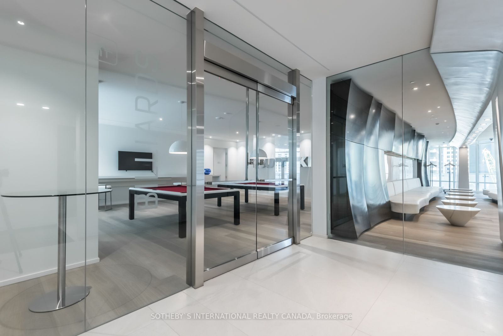 1 Bloor St E, #1812