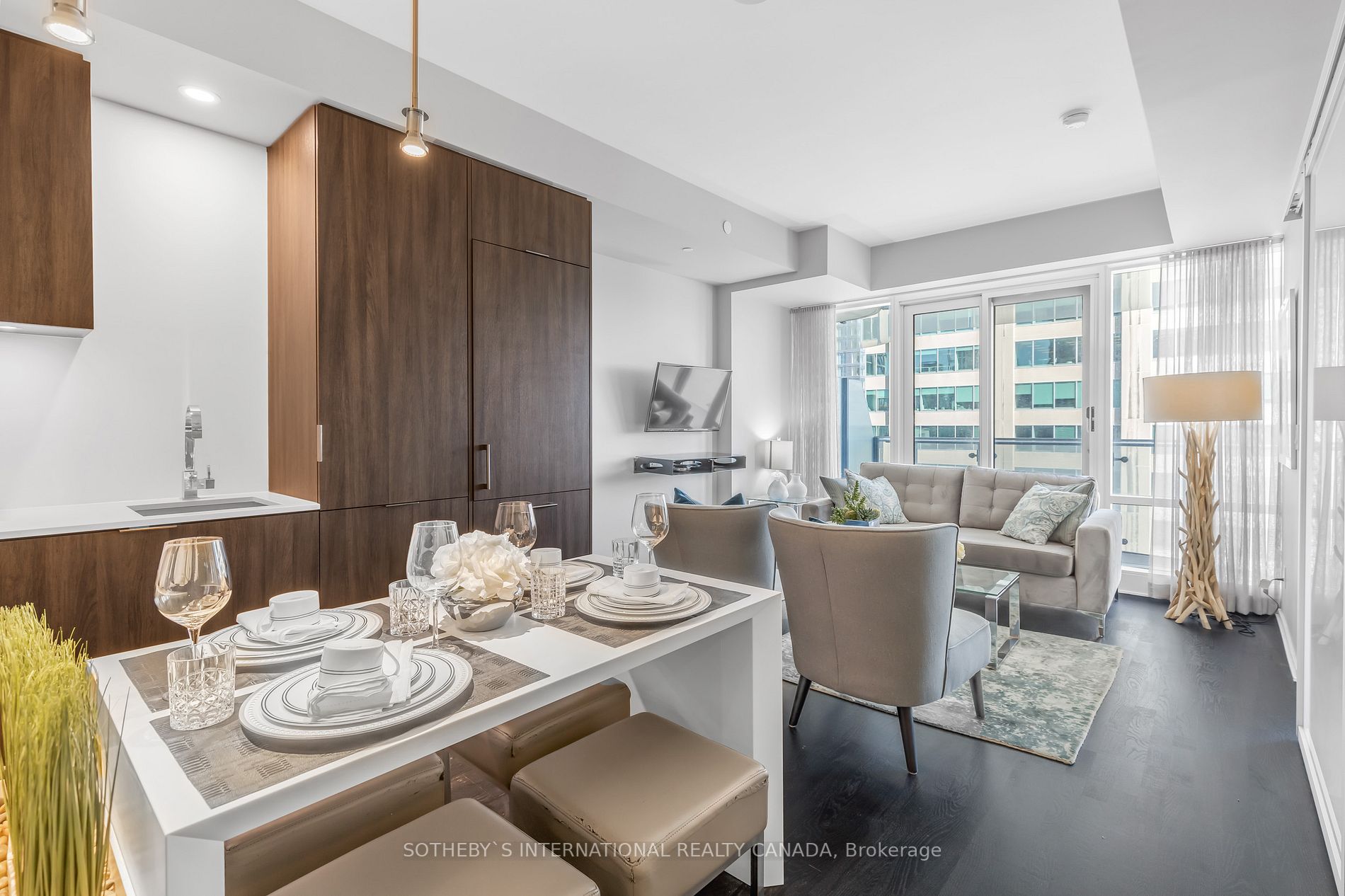 1 Bloor St E, #1812