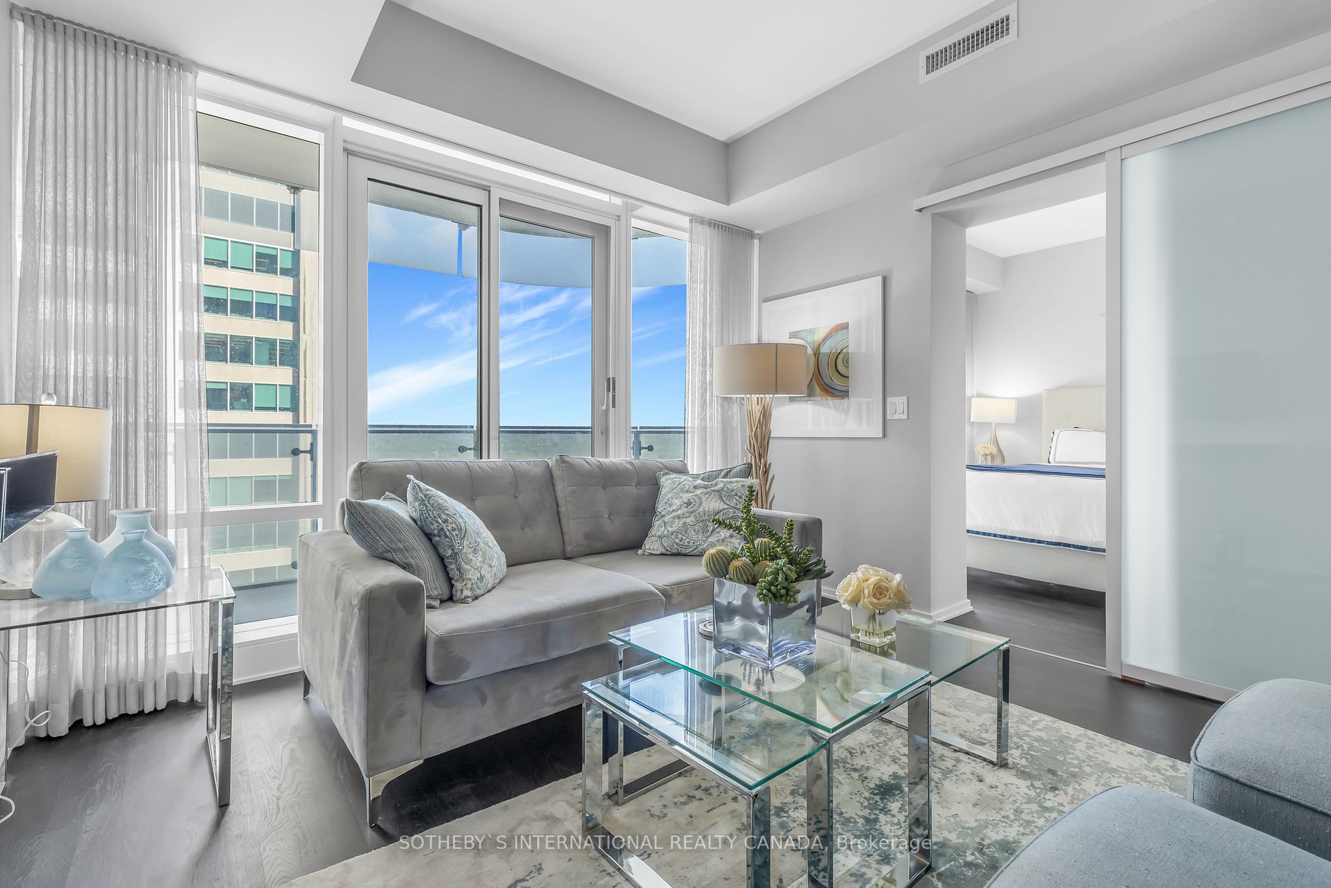 1 Bloor St E, #1812