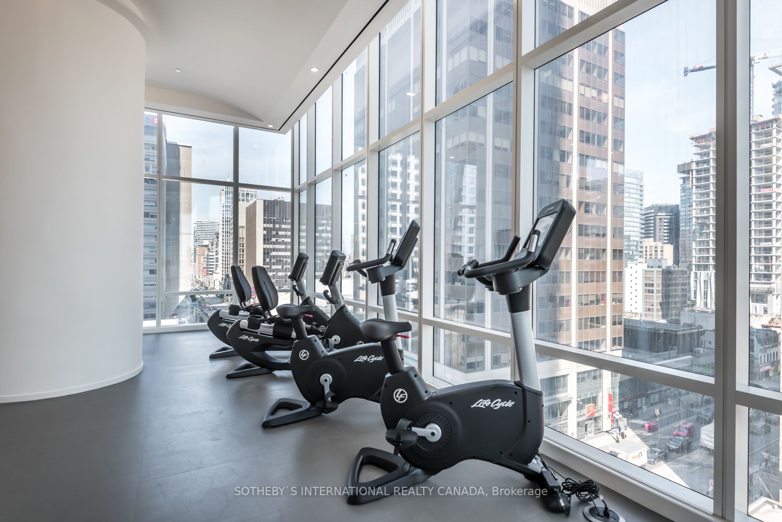 1 Bloor St E, #1812