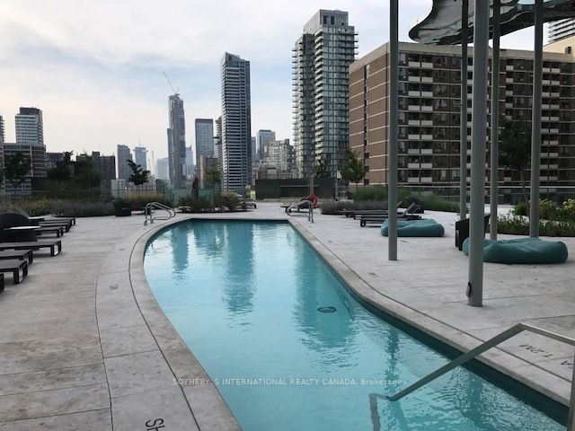1 Bloor St E, #1812