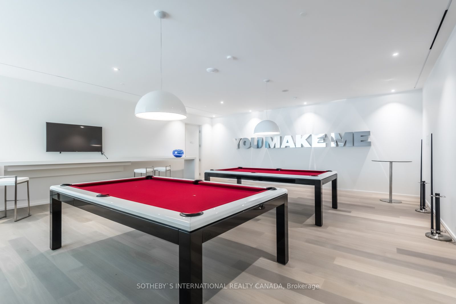 1 Bloor St E, #1812