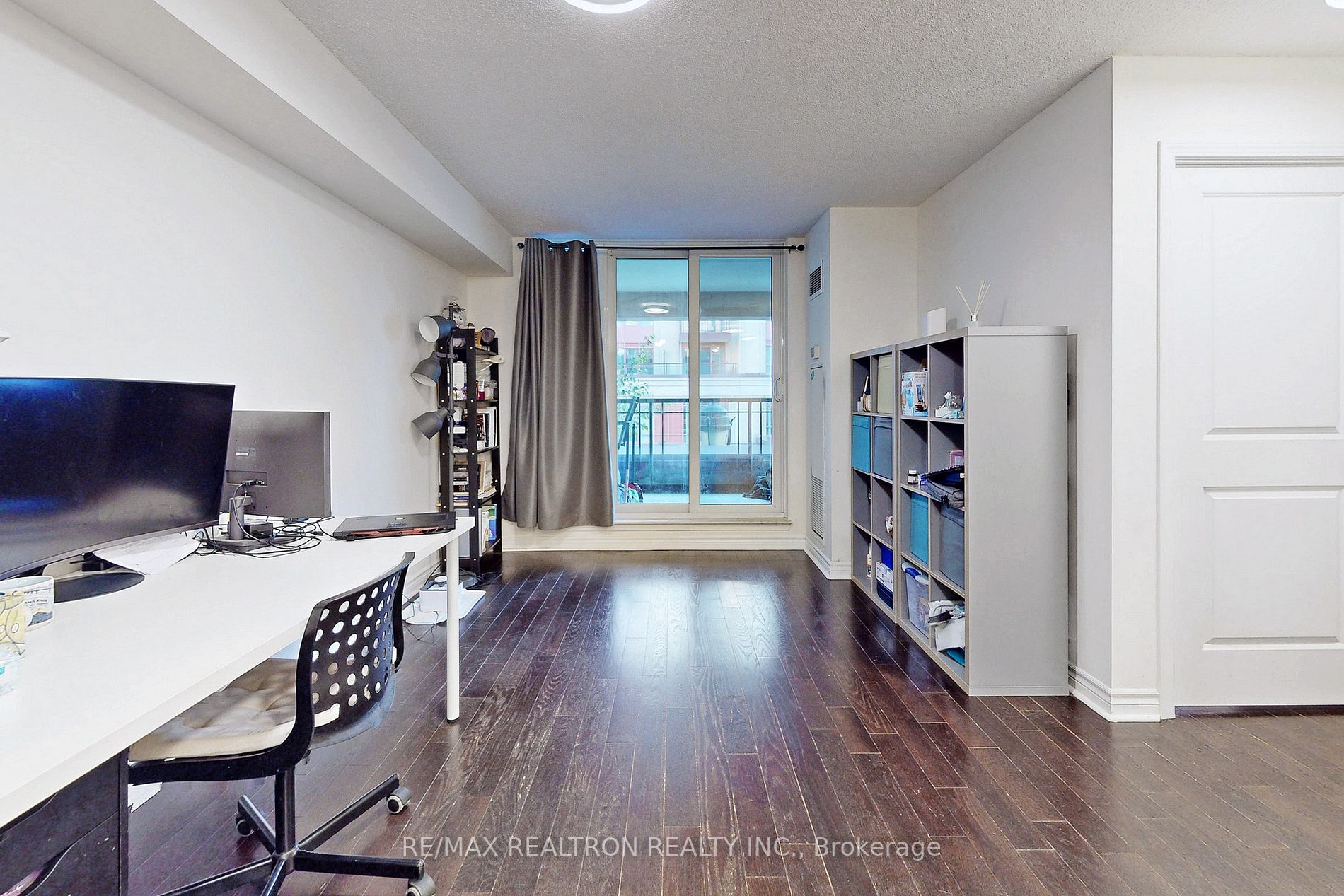 27 Rean Drive, #205