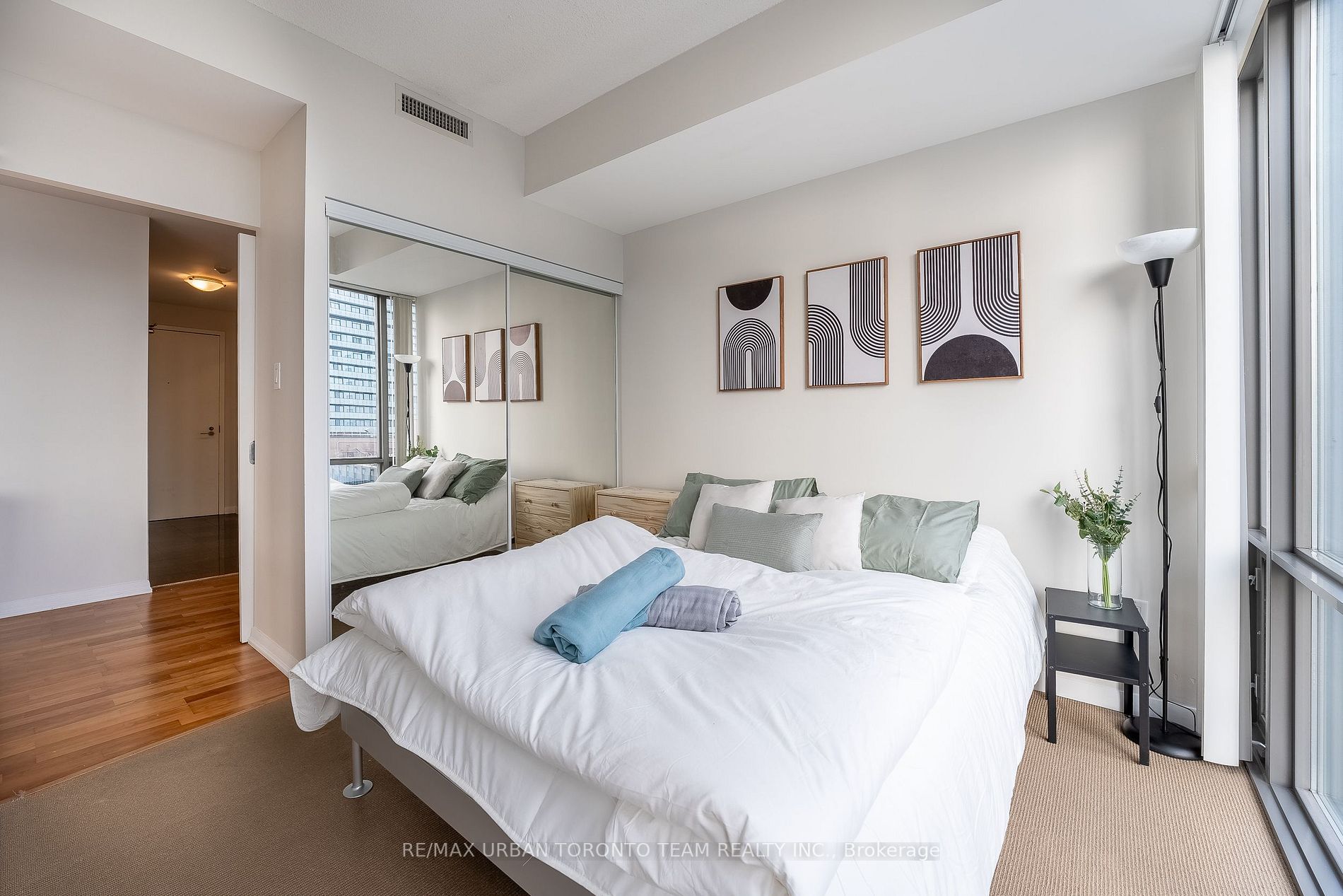 38 Grenville Street, #3207