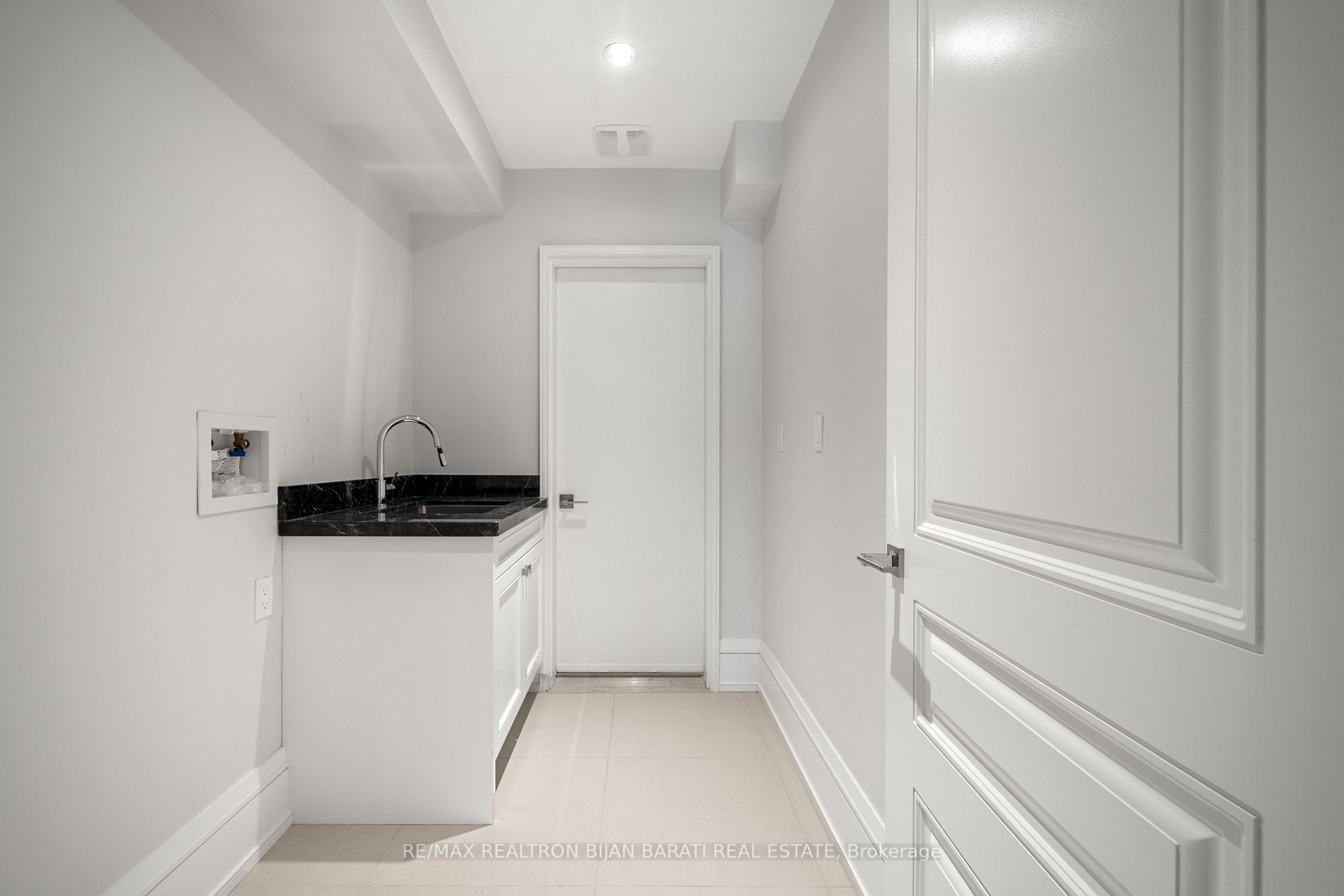 6 Harnish Crescent