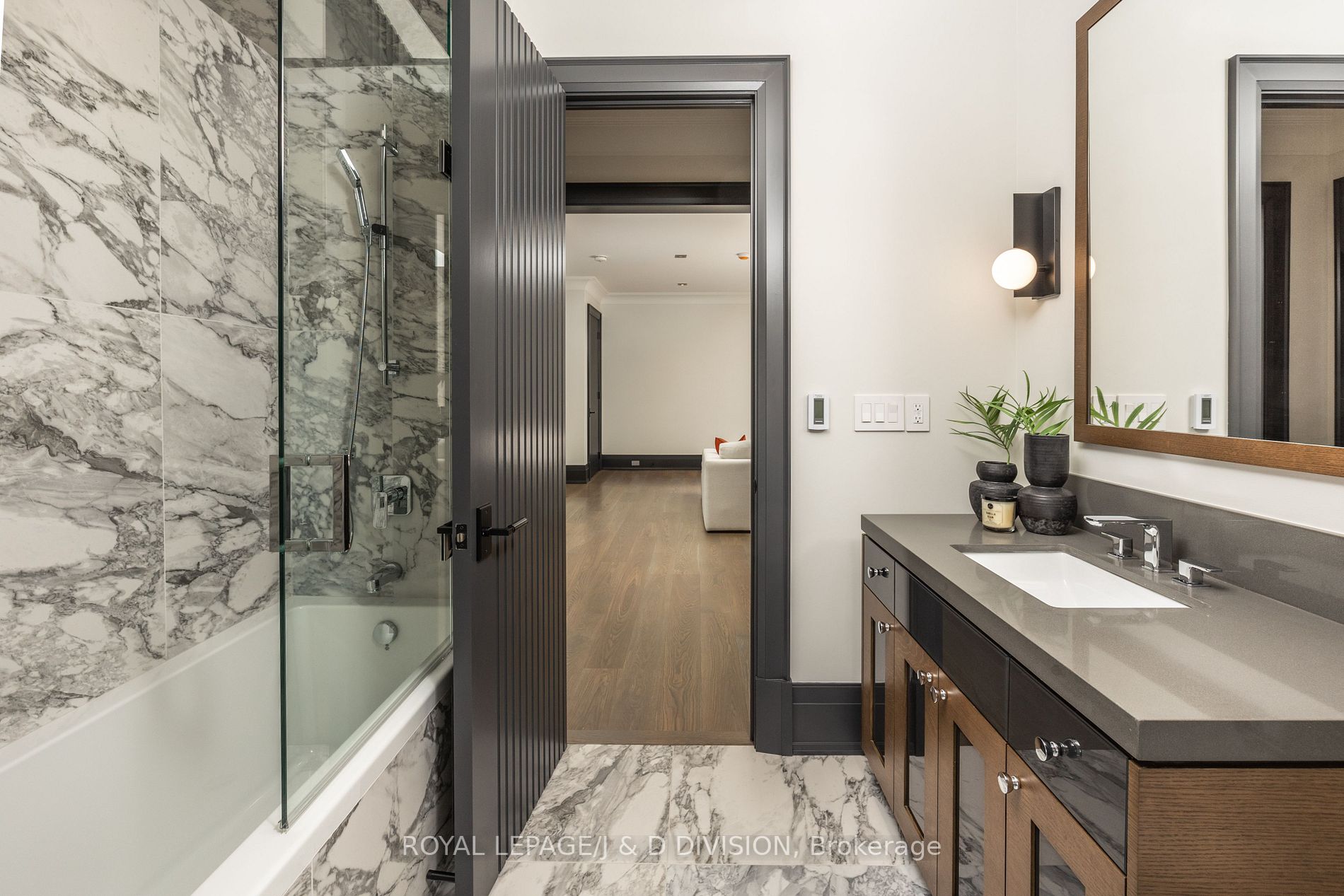 211 Glencairn Ave