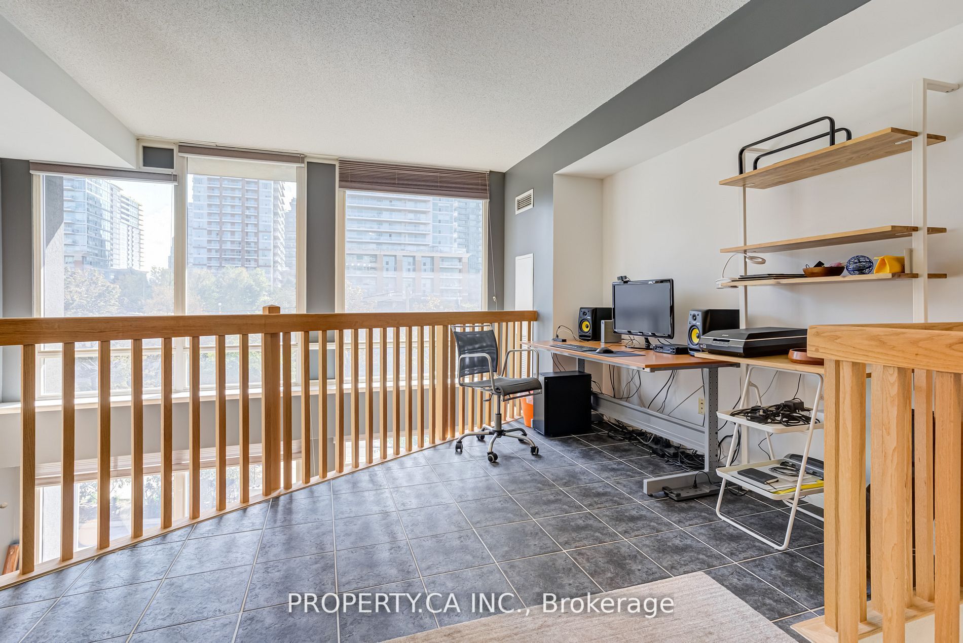 1029 King St W, #202