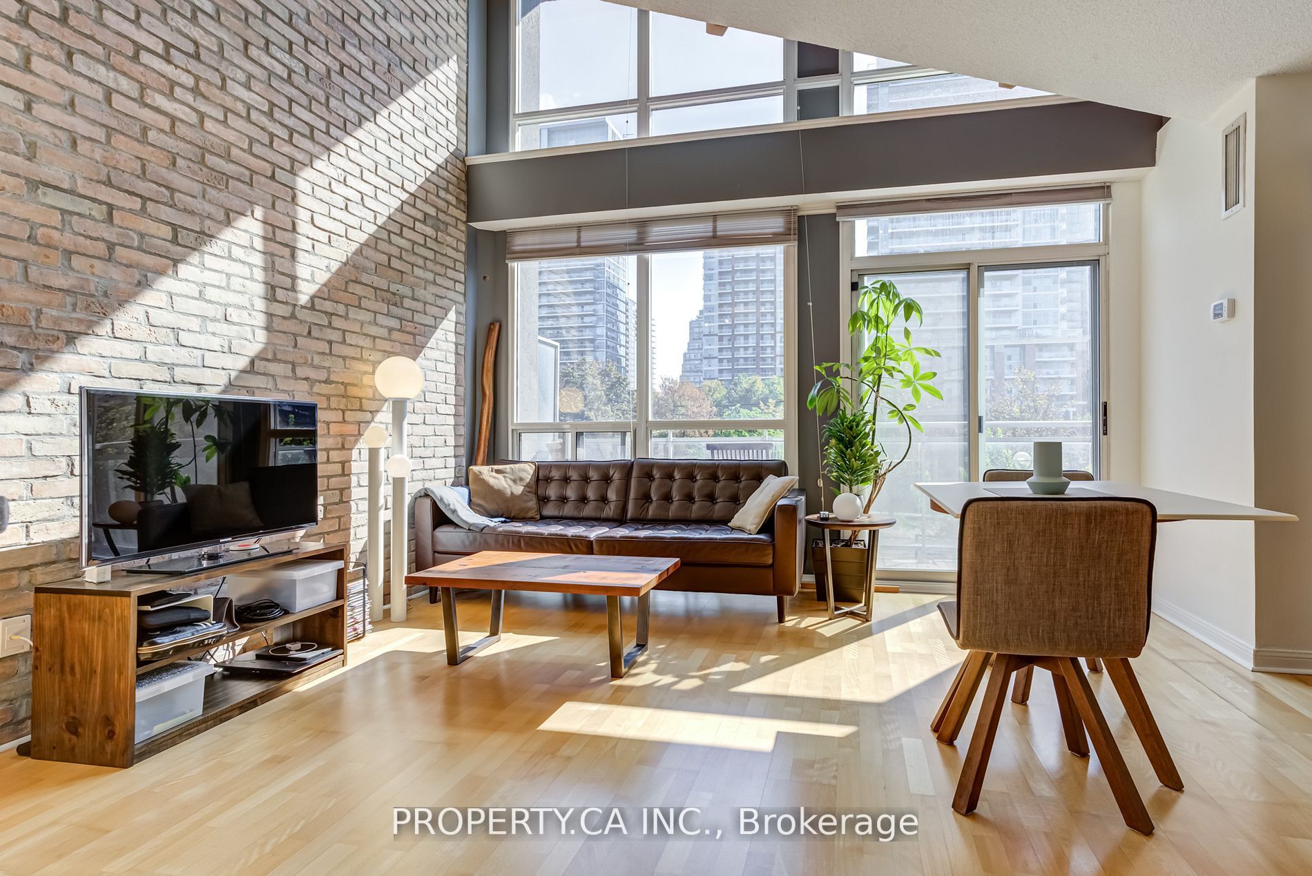 1029 King St W, #202