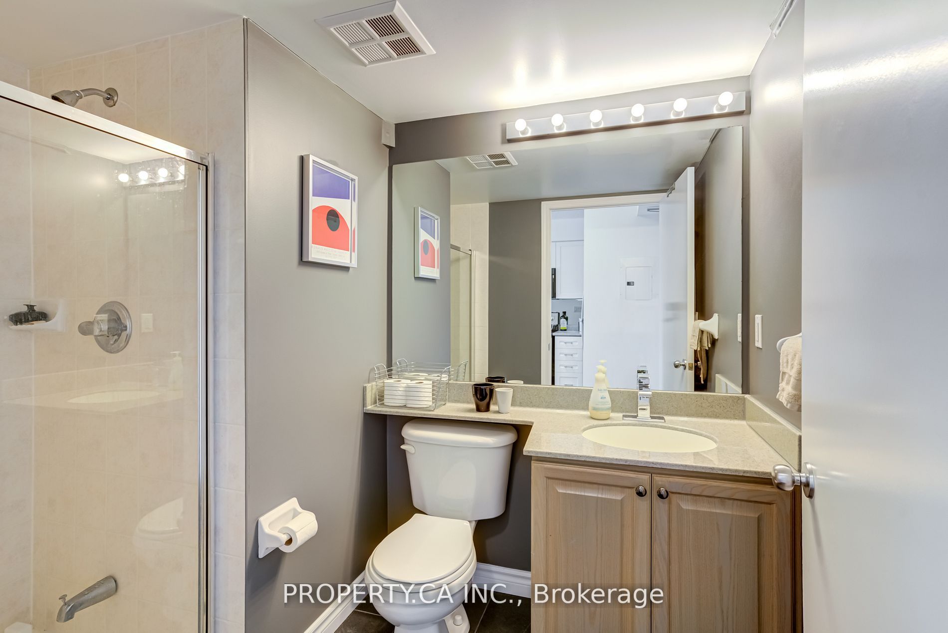 1029 King St W, #202