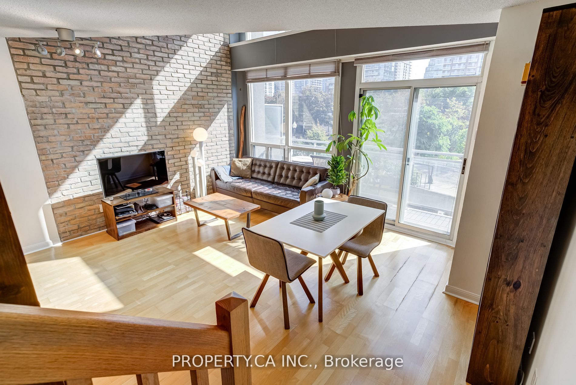 1029 King St W, #202