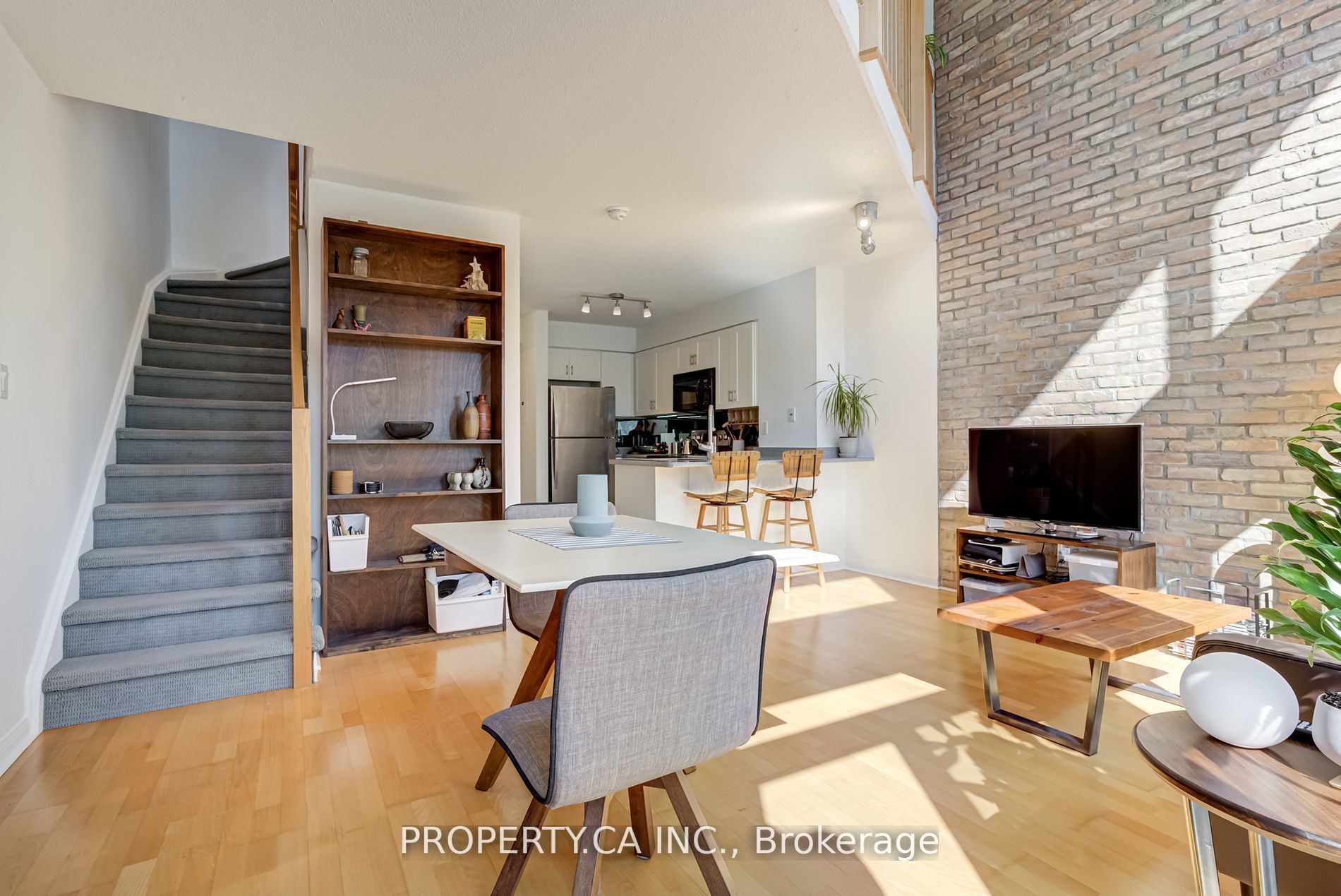 1029 King St W, #202