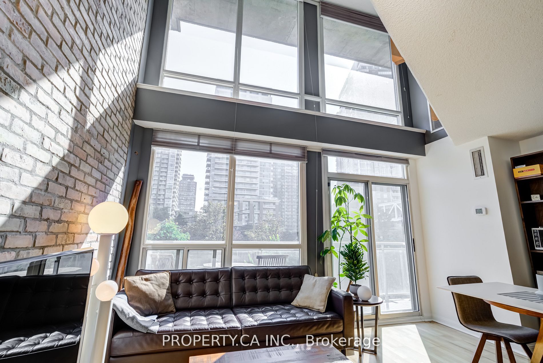 1029 King St W, #202