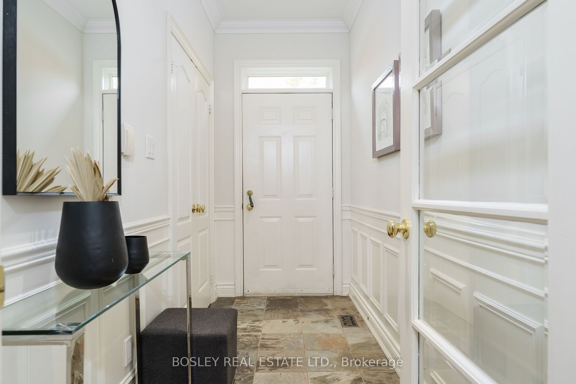 7 Vanderhoof Avenue