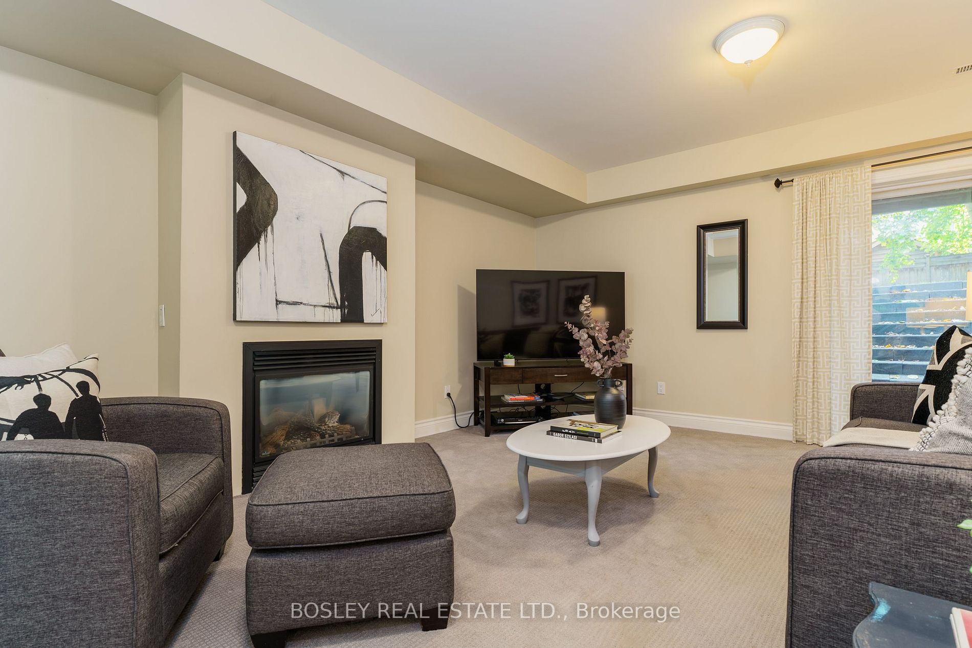 7 Vanderhoof Avenue