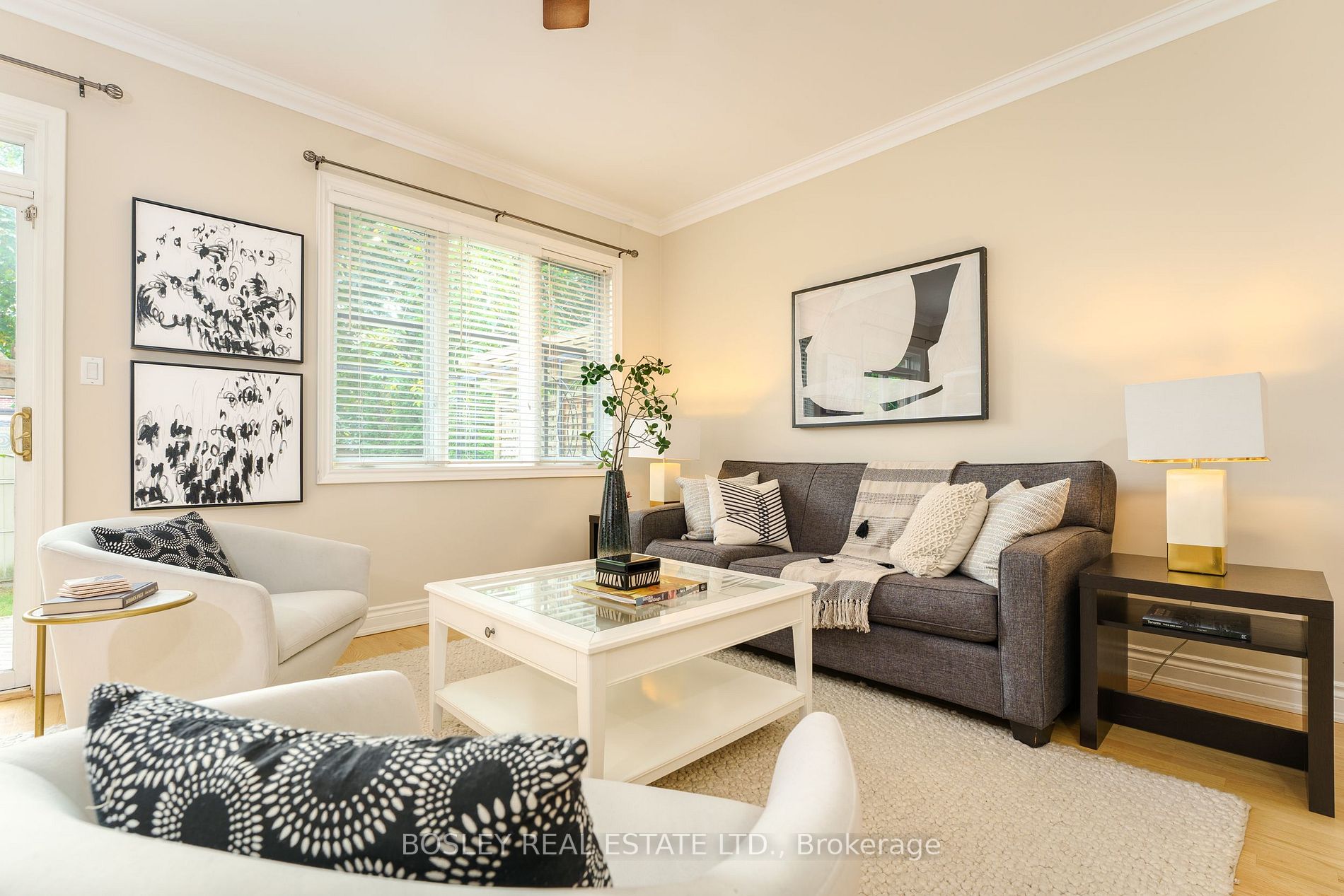 7 Vanderhoof Avenue