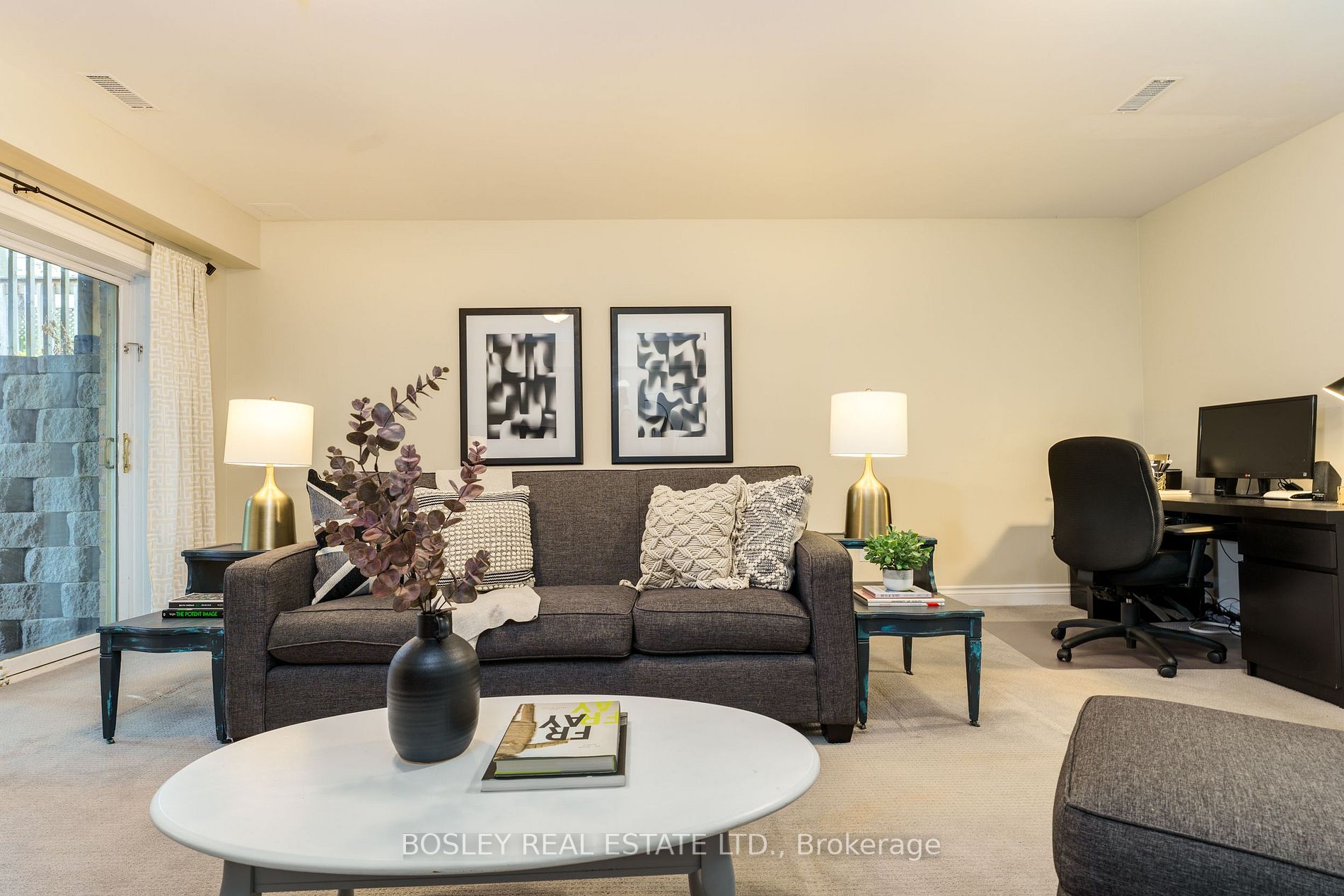 7 Vanderhoof Avenue