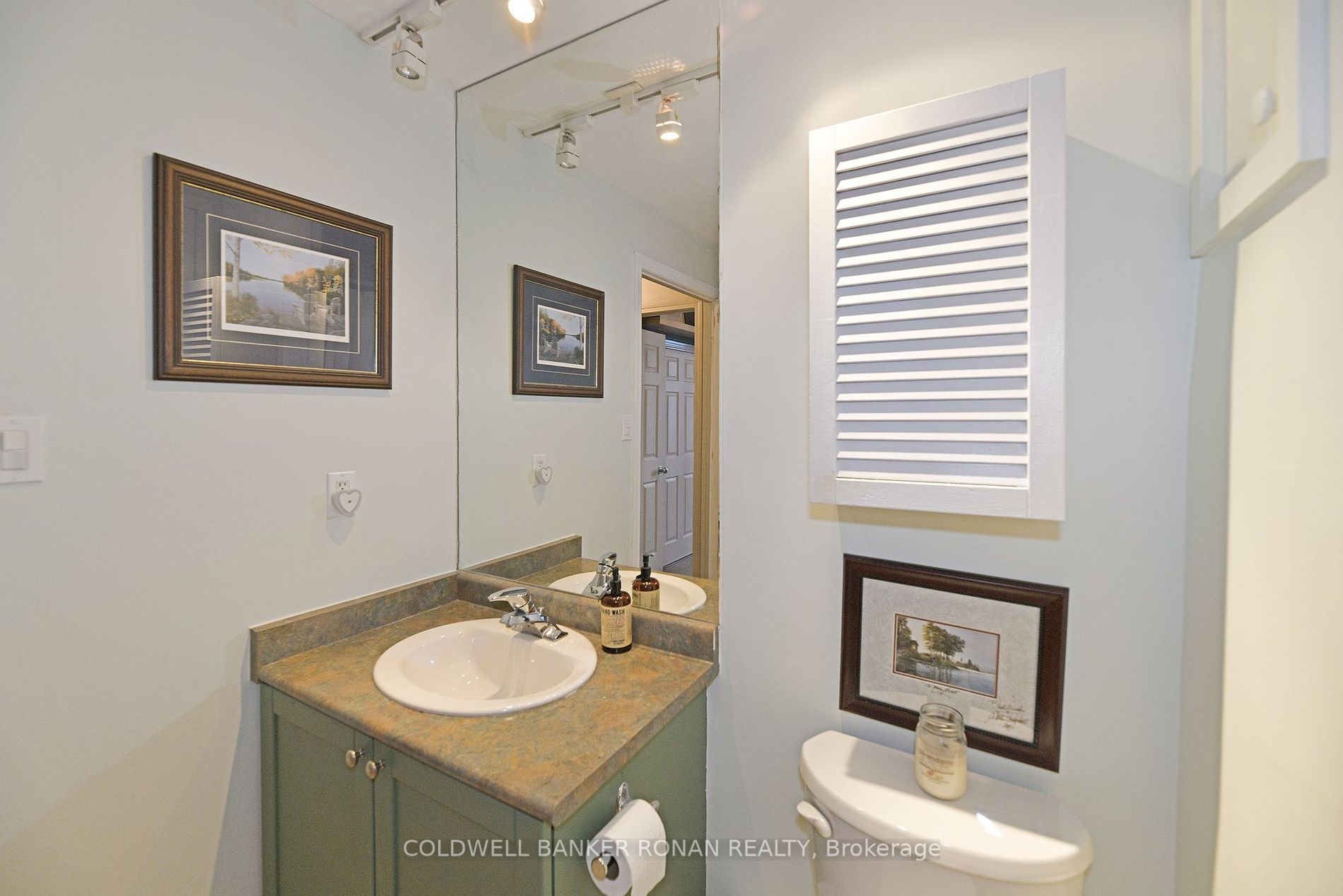 550 Front St W, #602