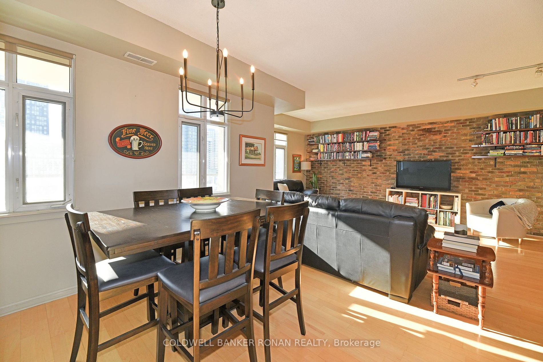 550 Front St W, #602