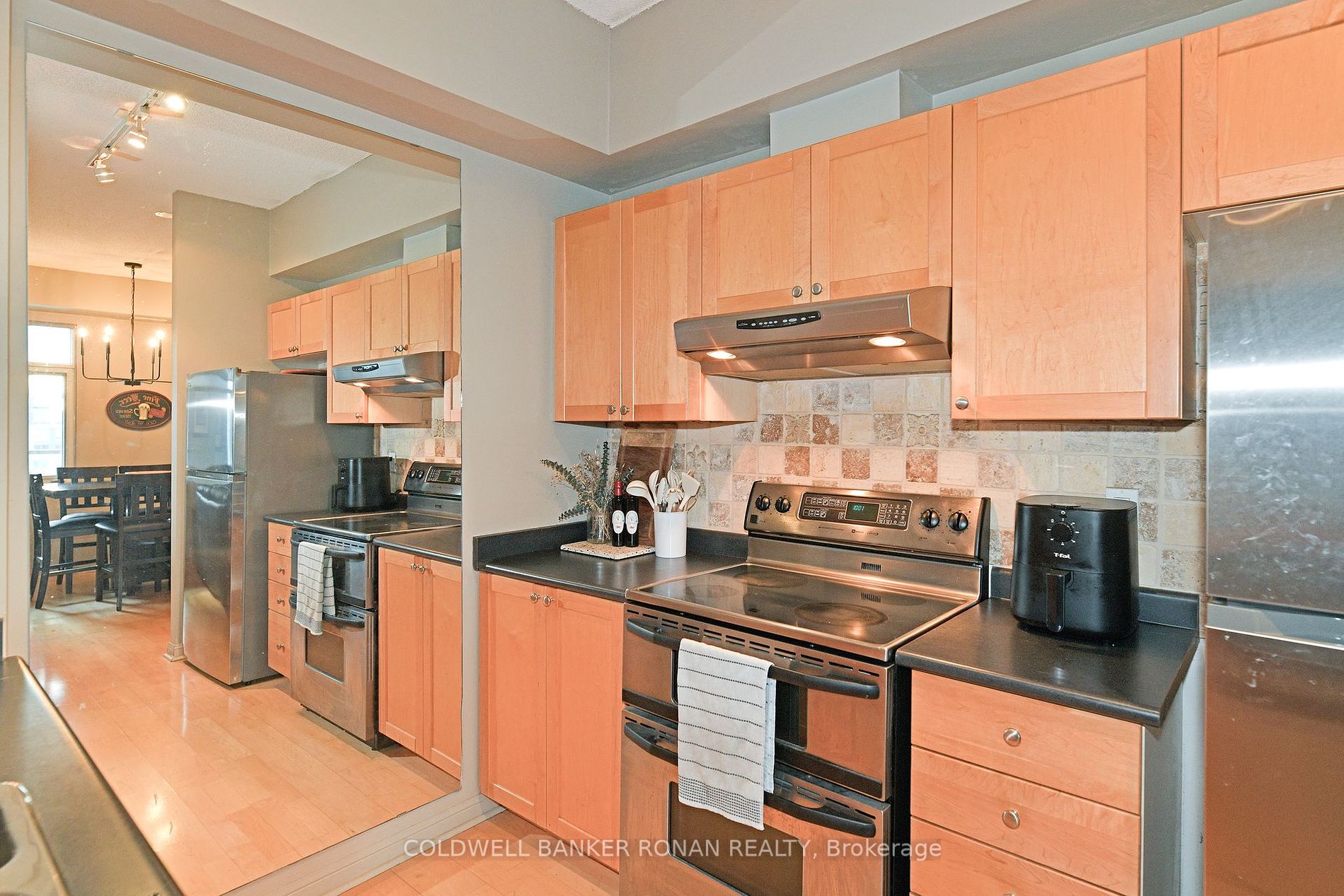 550 Front St W, #602