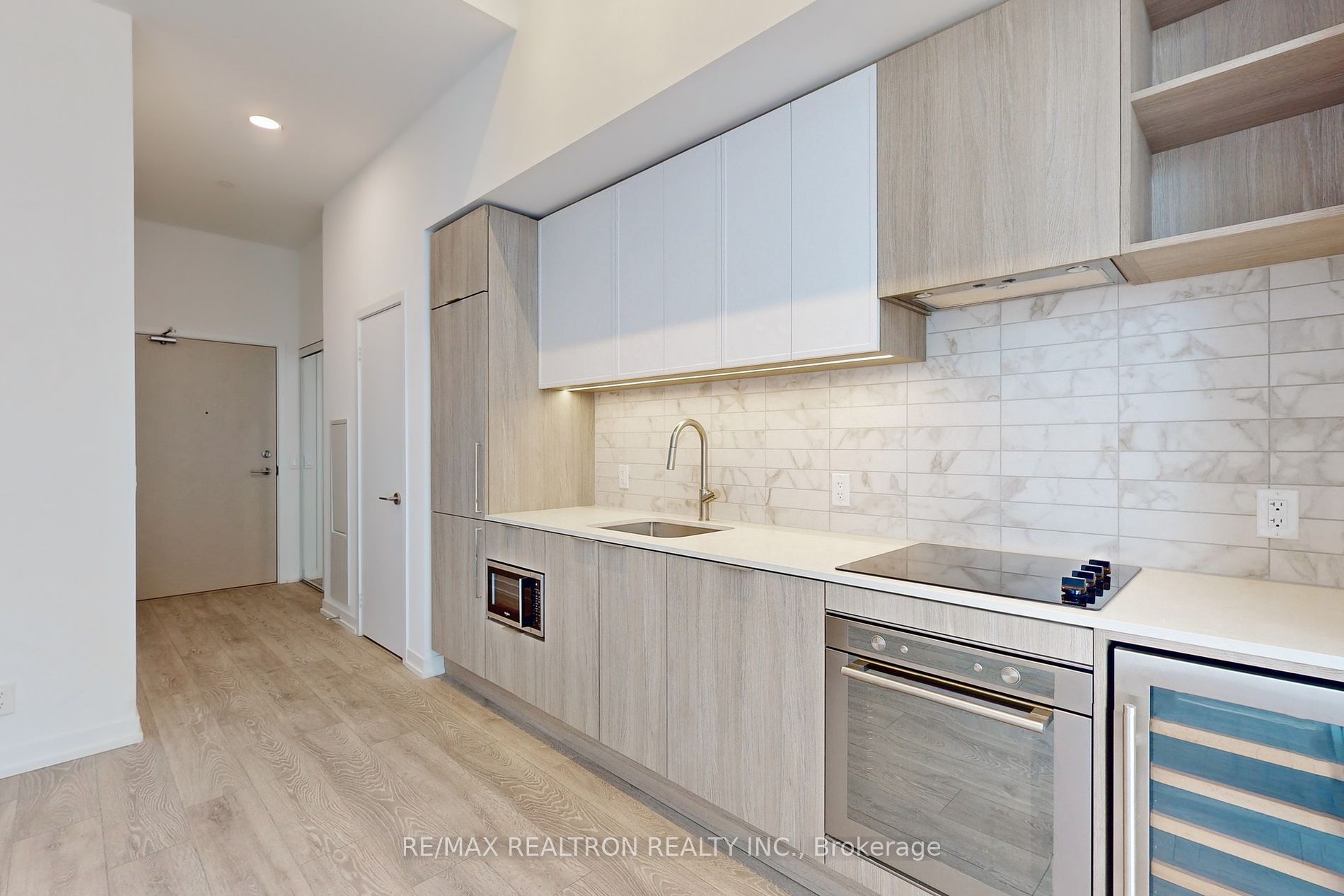 2020 Bathurst St, #225