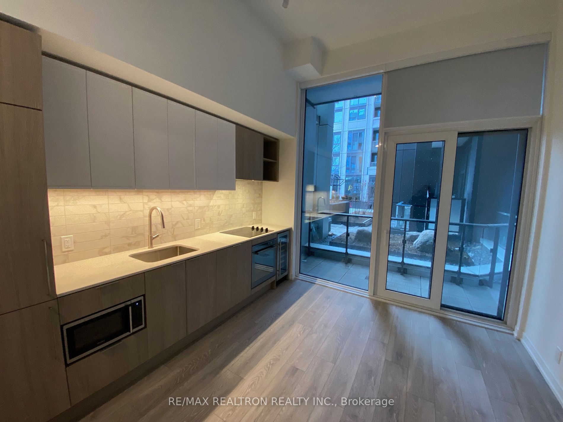 2020 Bathurst St, #225
