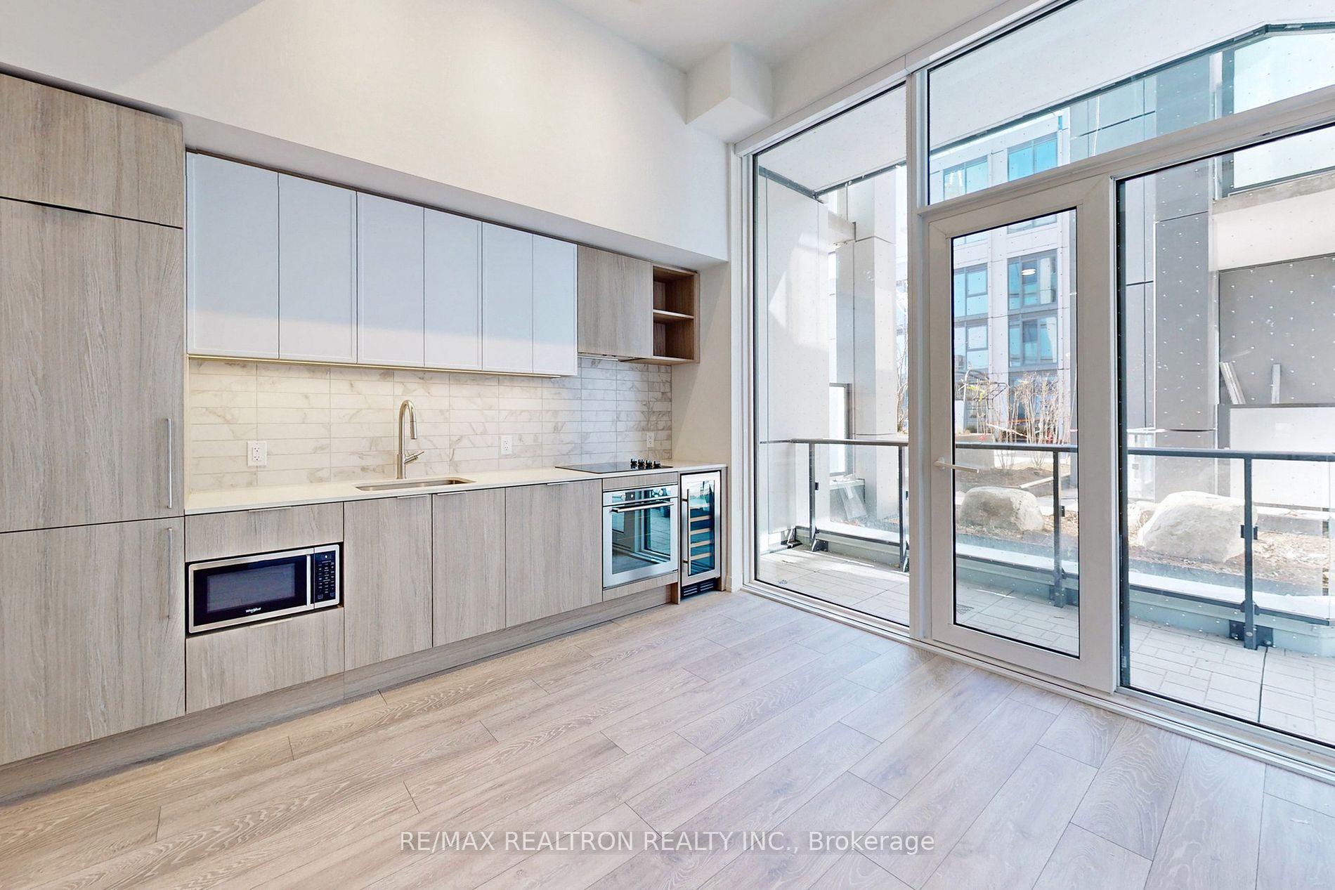 2020 Bathurst St, #225