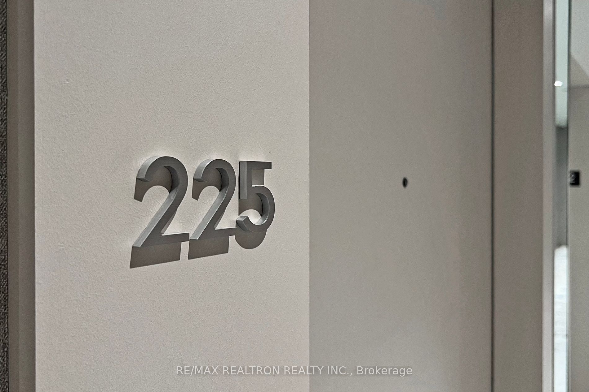 2020 Bathurst St, #225
