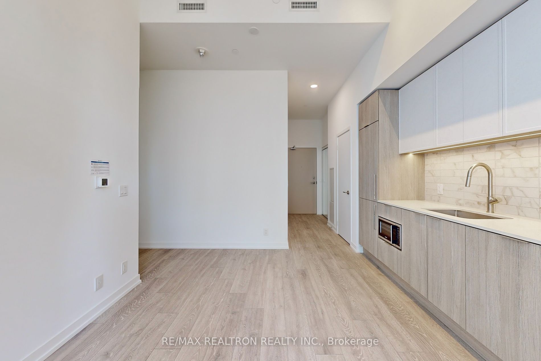 2020 Bathurst St, #225