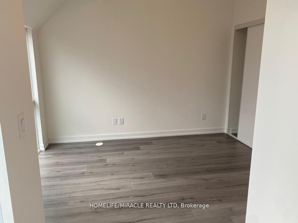 871 Sheppard Ave W, #36