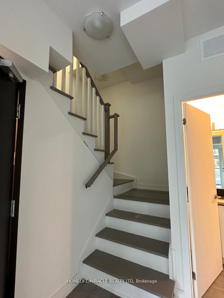 871 Sheppard Ave W, #36