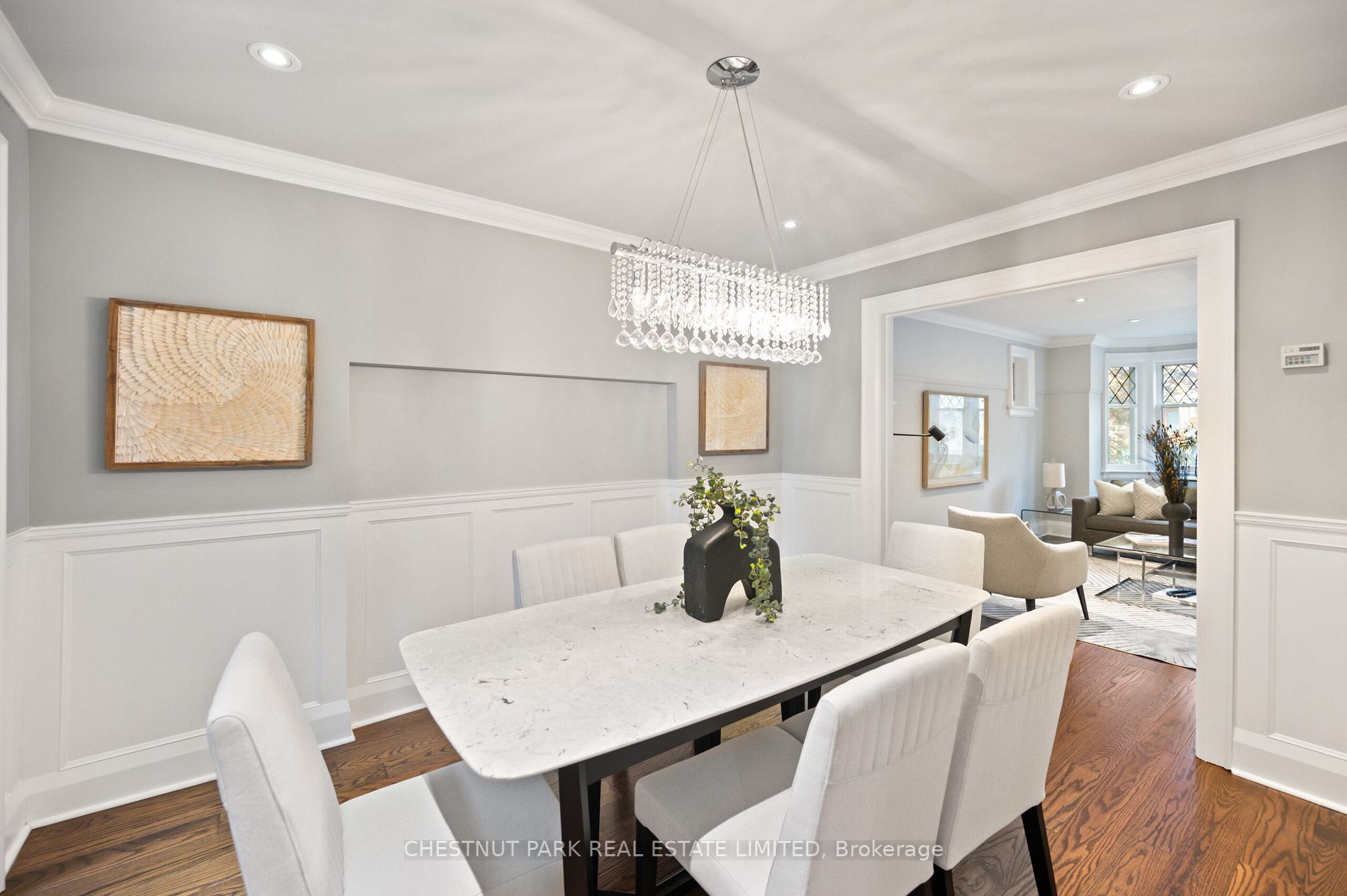 409 Castlefield Ave
