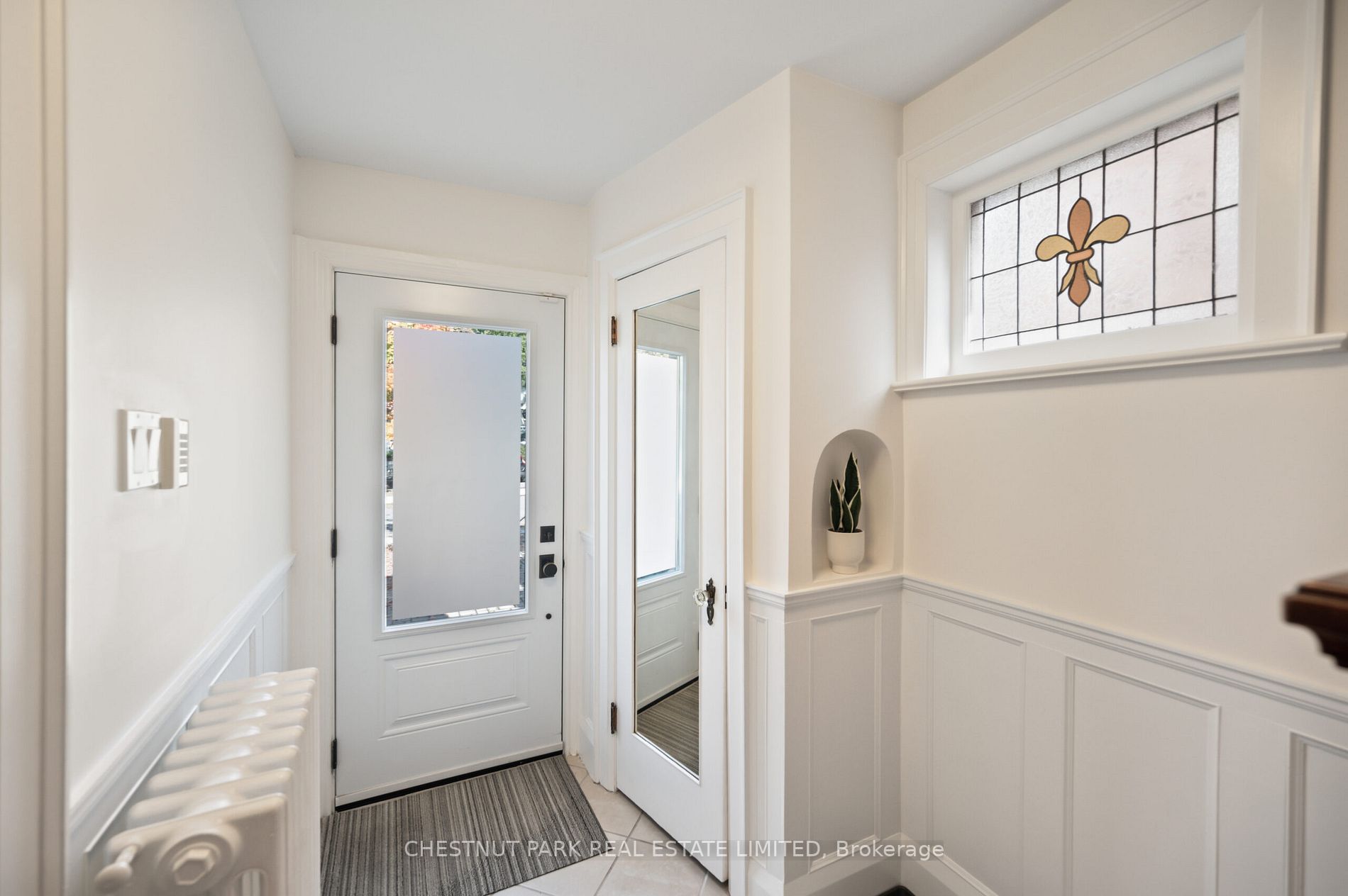 409 Castlefield Ave