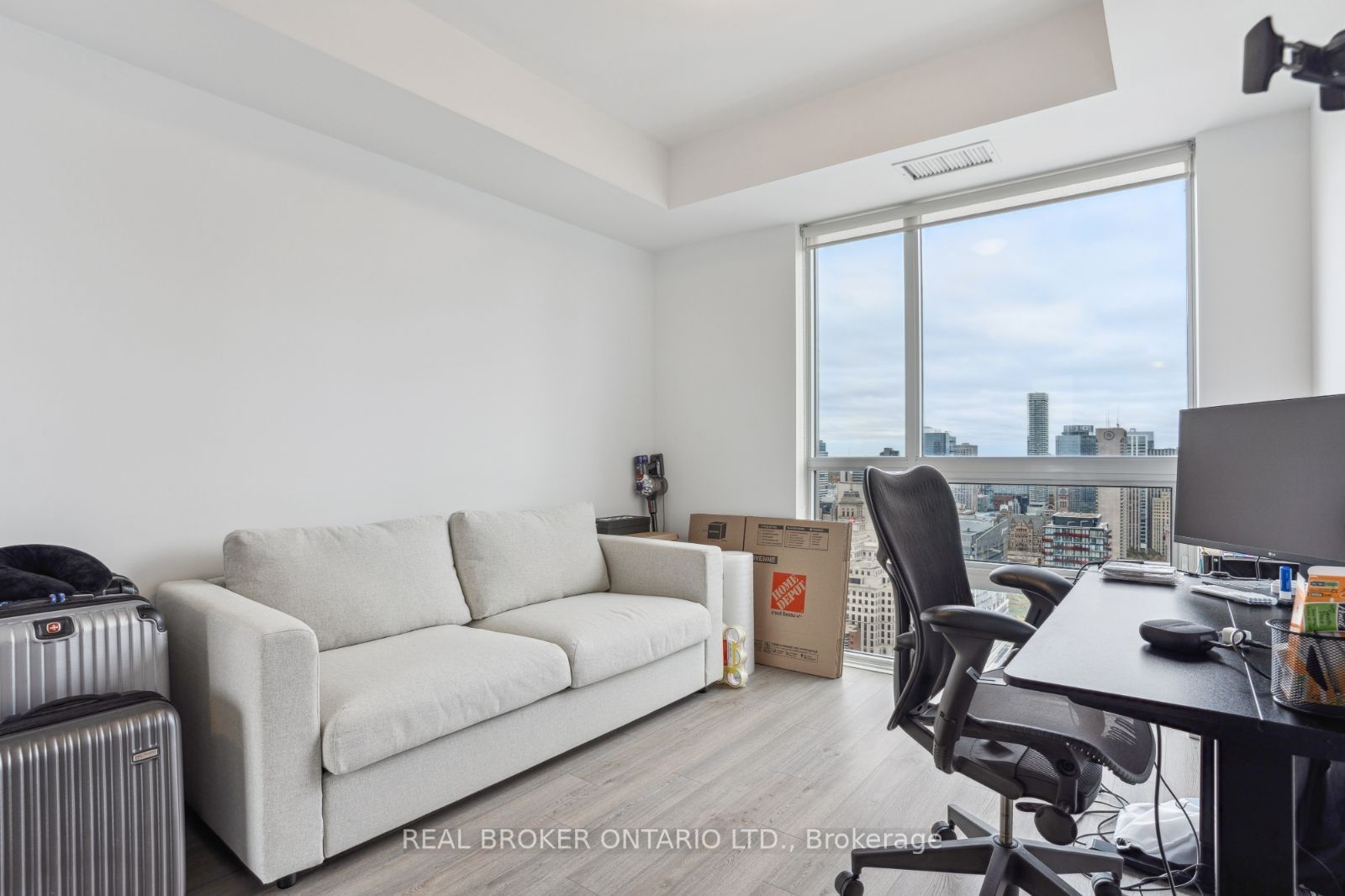 318 Richmond St W, #3702