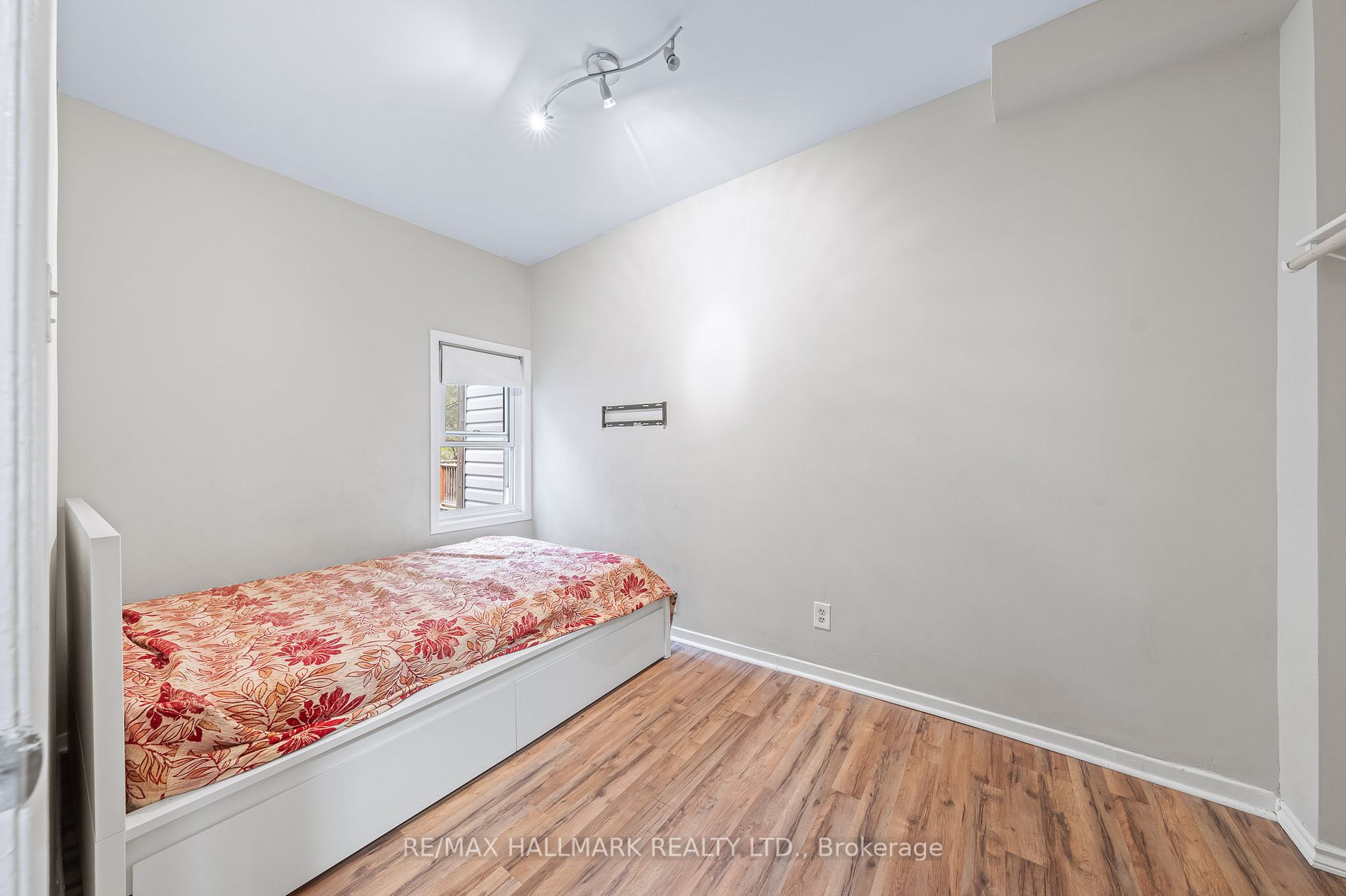 180 Lippincott Street