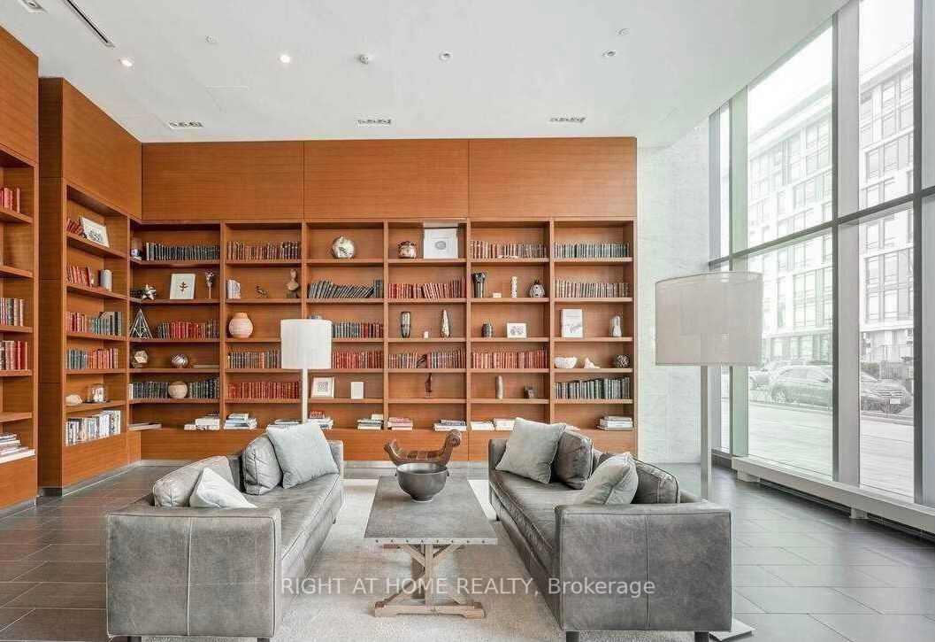 170 Fort York Blvd, #205
