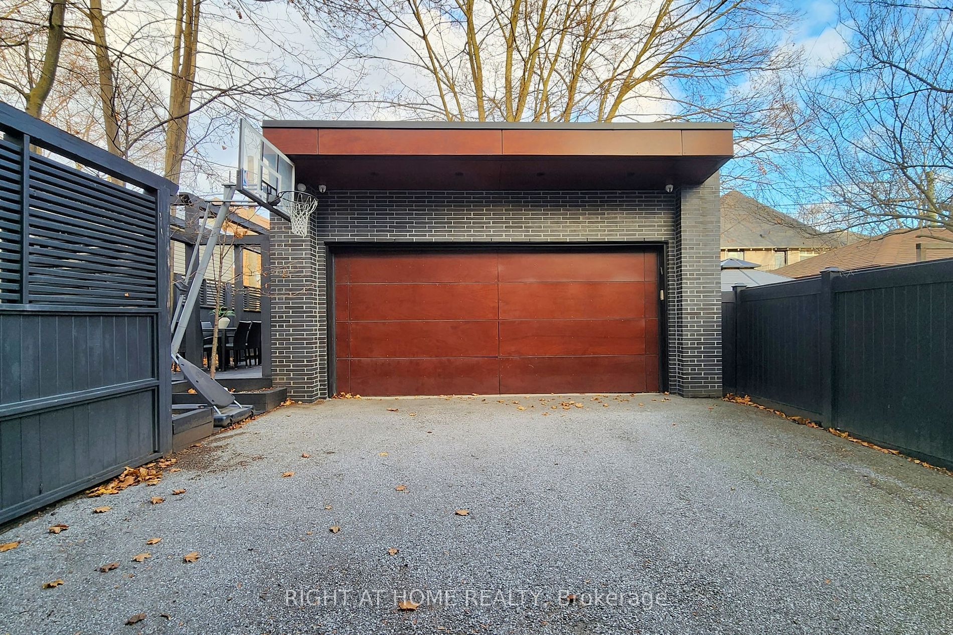 5 Braemar Avenue