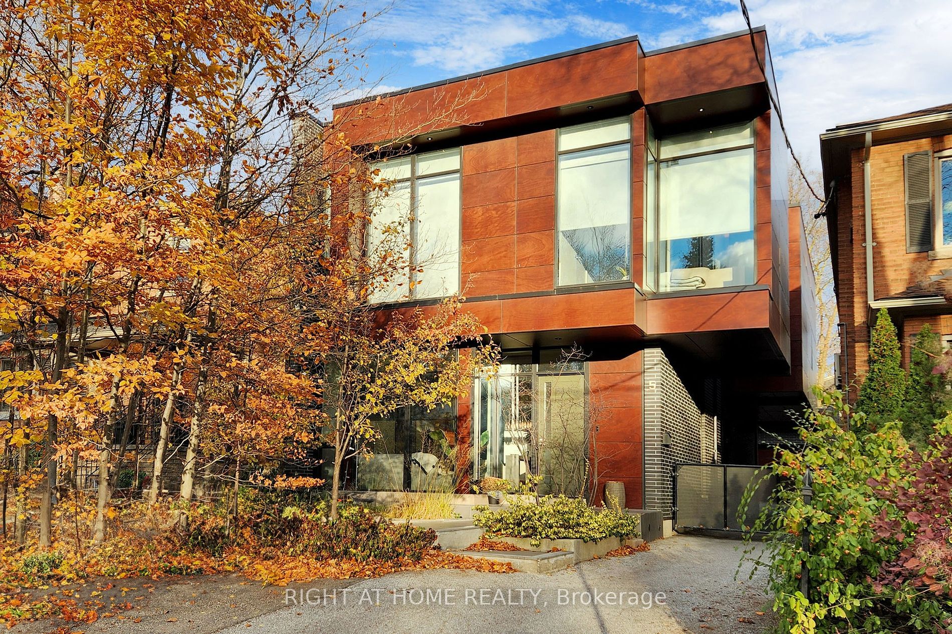 5 Braemar Avenue