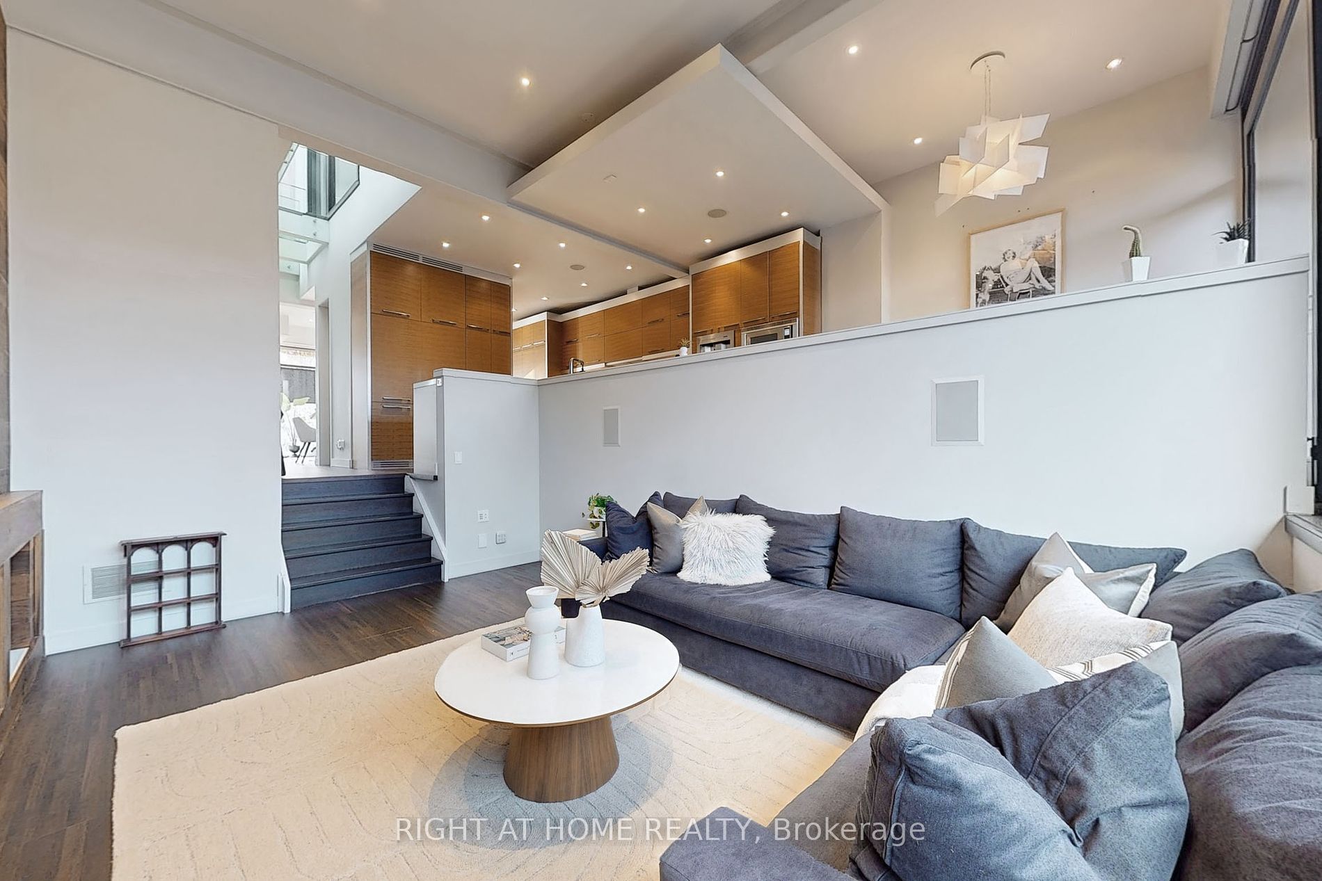 5 Braemar Avenue