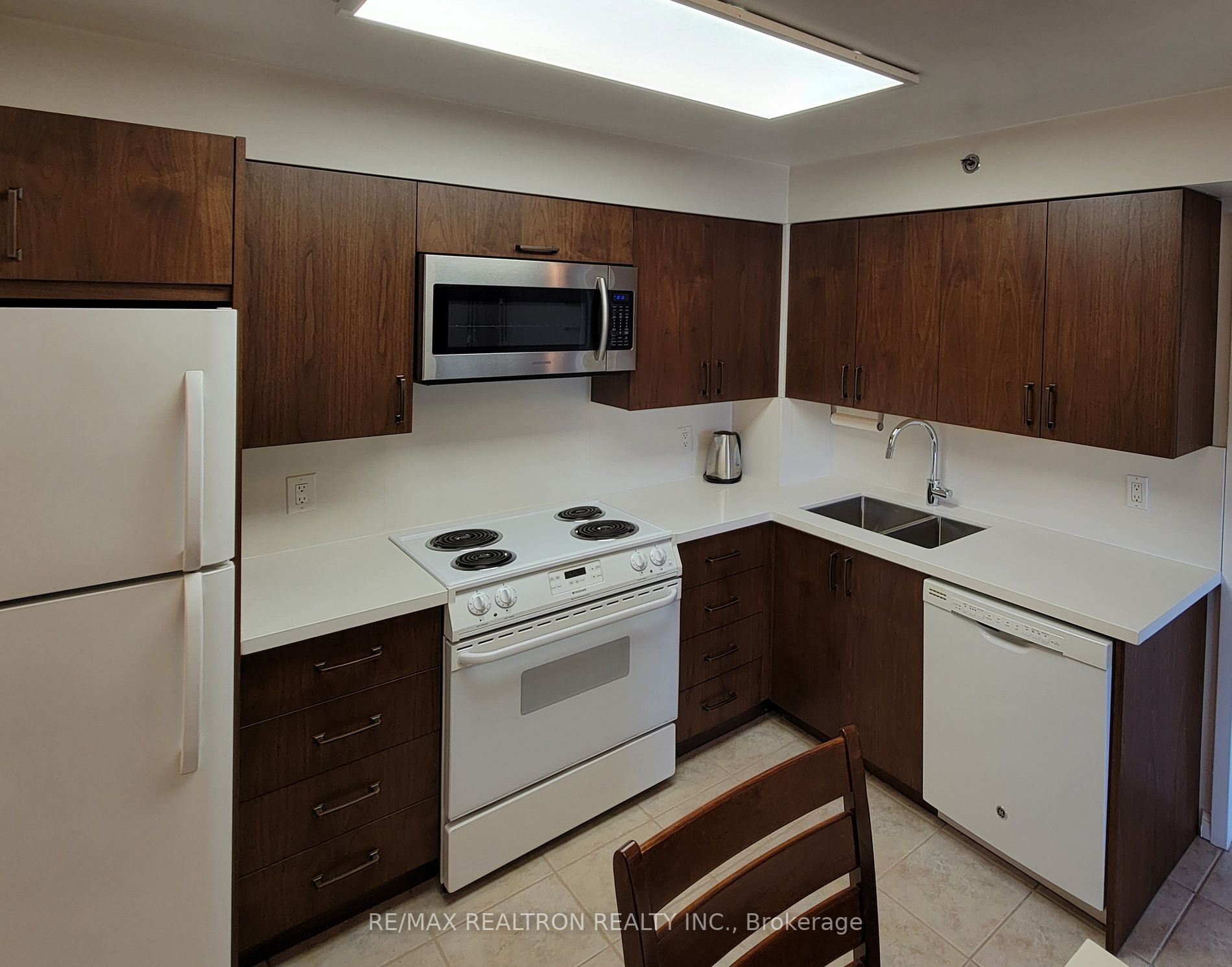 2 Neptune Dr, #801